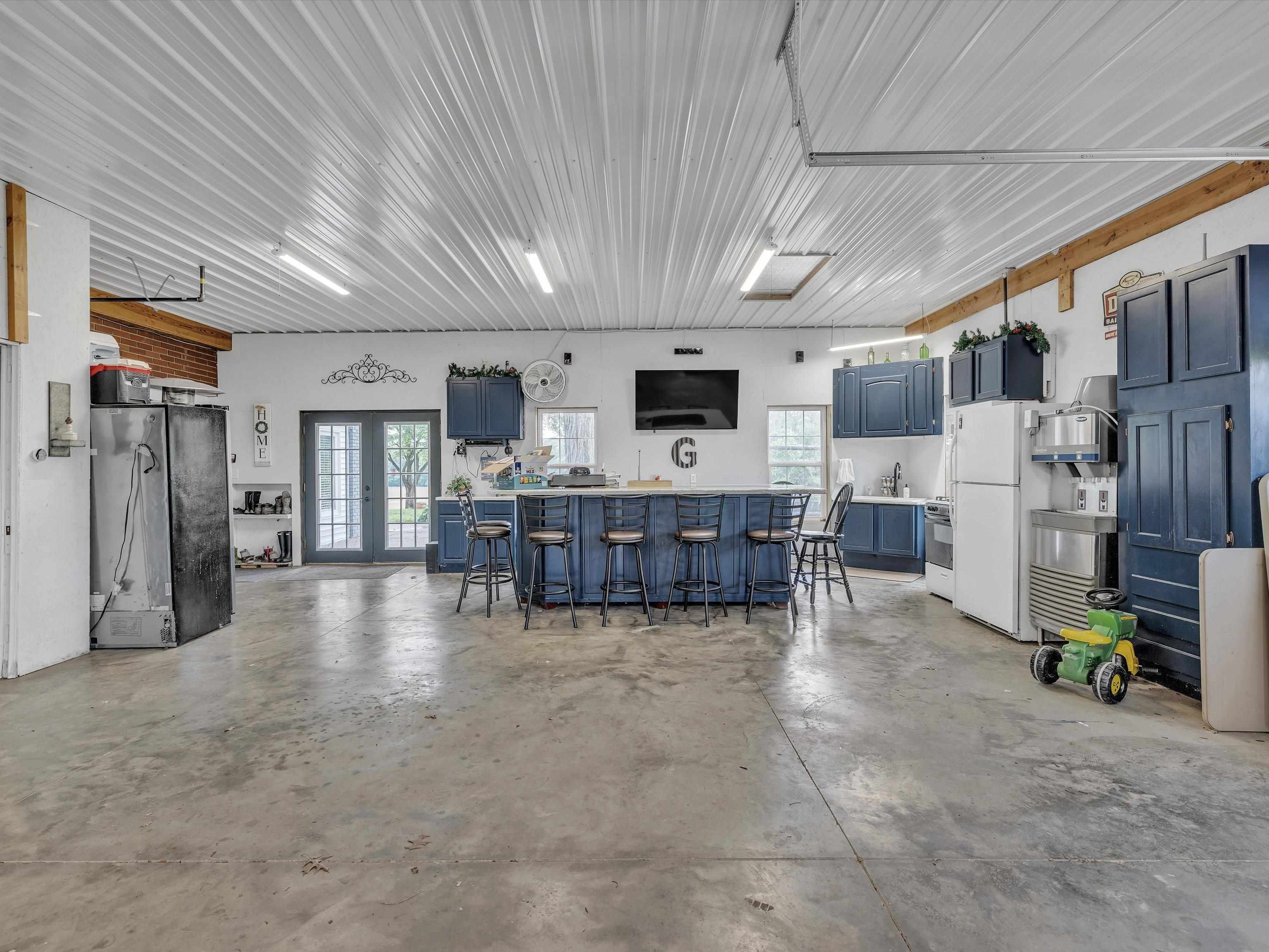 8960 U.S. Highway 231, Utica, Kentucky 42376, 5 Bedrooms Bedrooms, ,3 BathroomsBathrooms,Single Family Residence,For Sale,U.S. Highway 231,89678