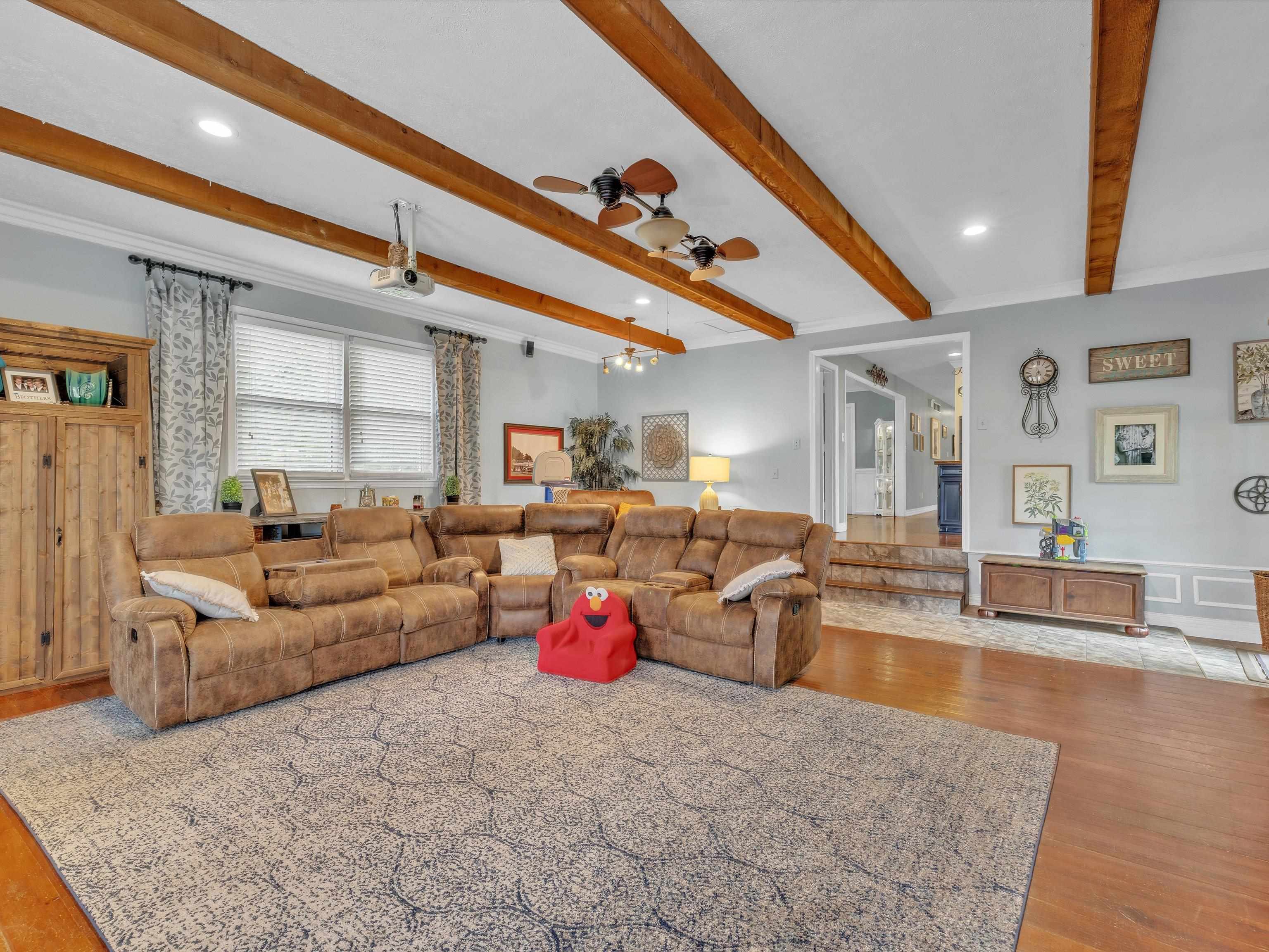 8960 U.S. Highway 231, Utica, Kentucky 42376, 5 Bedrooms Bedrooms, ,3 BathroomsBathrooms,Single Family Residence,For Sale,U.S. Highway 231,89678