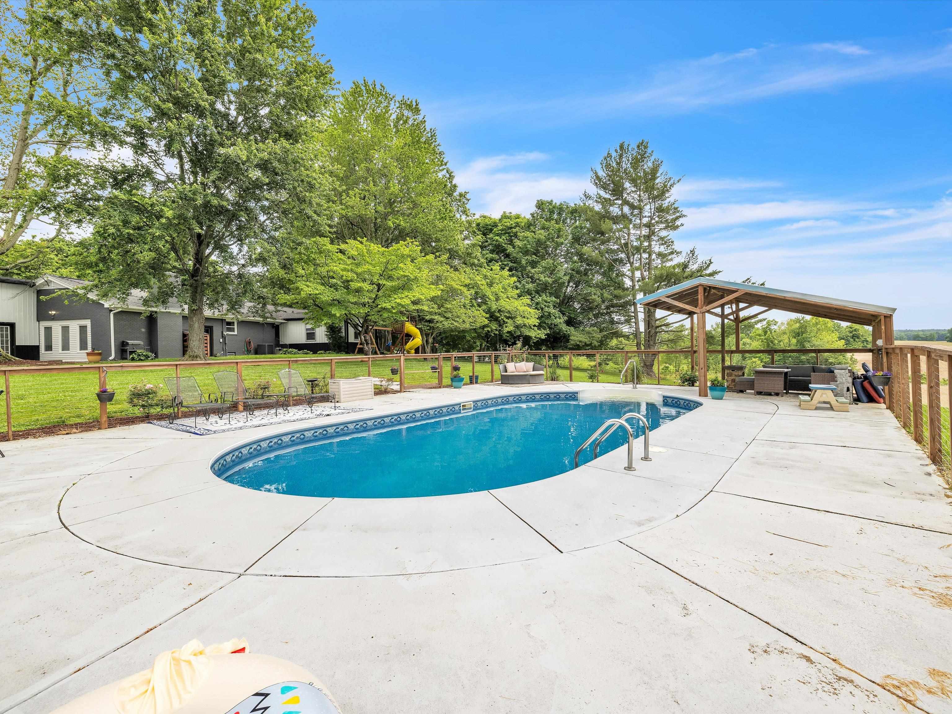 8960 U.S. Highway 231, Utica, Kentucky 42376, 5 Bedrooms Bedrooms, ,3 BathroomsBathrooms,Single Family Residence,For Sale,U.S. Highway 231,89678