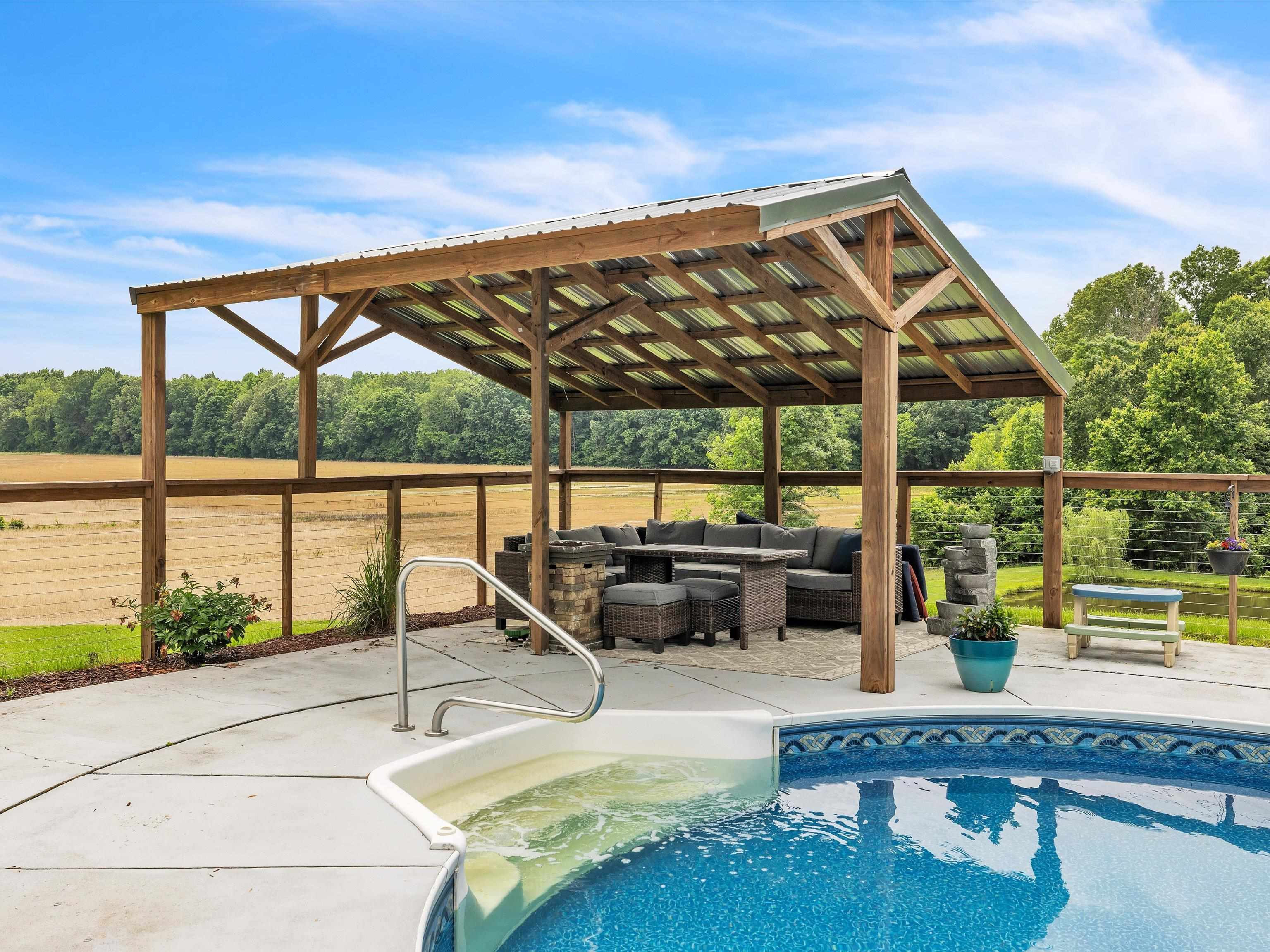 8960 U.S. Highway 231, Utica, Kentucky 42376, 5 Bedrooms Bedrooms, ,3 BathroomsBathrooms,Single Family Residence,For Sale,U.S. Highway 231,89678