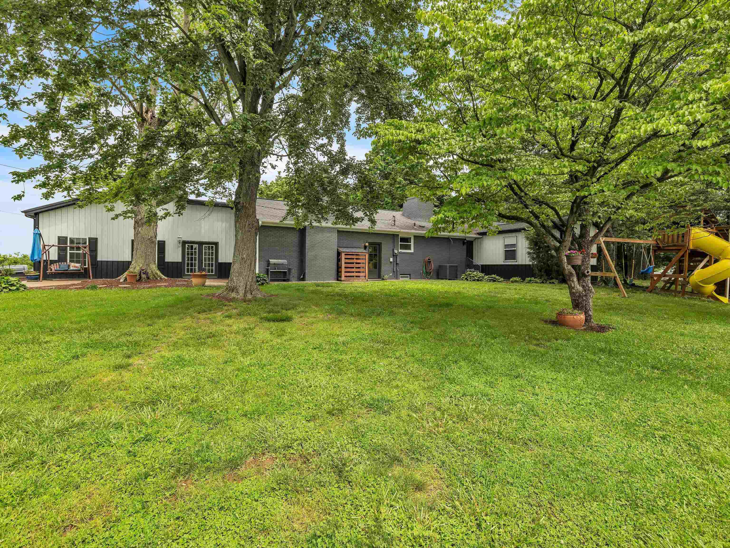 8960 U.S. Highway 231, Utica, Kentucky 42376, 5 Bedrooms Bedrooms, ,3 BathroomsBathrooms,Single Family Residence,For Sale,U.S. Highway 231,89678