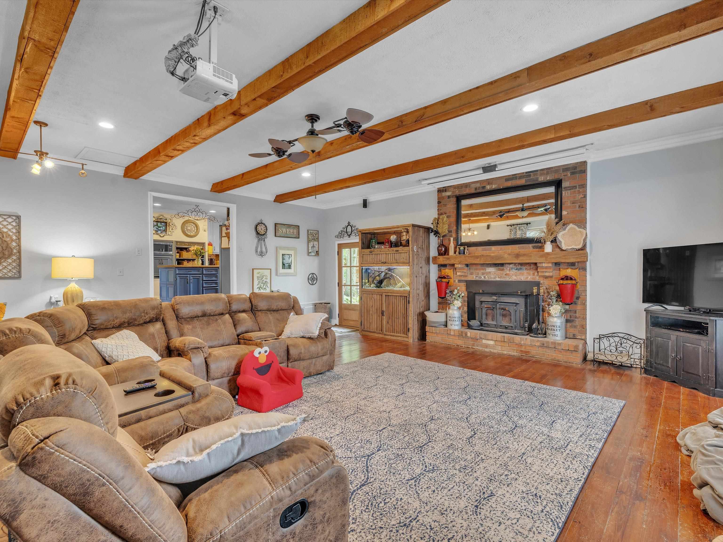 8960 U.S. Highway 231, Utica, Kentucky 42376, 5 Bedrooms Bedrooms, ,3 BathroomsBathrooms,Single Family Residence,For Sale,U.S. Highway 231,89678