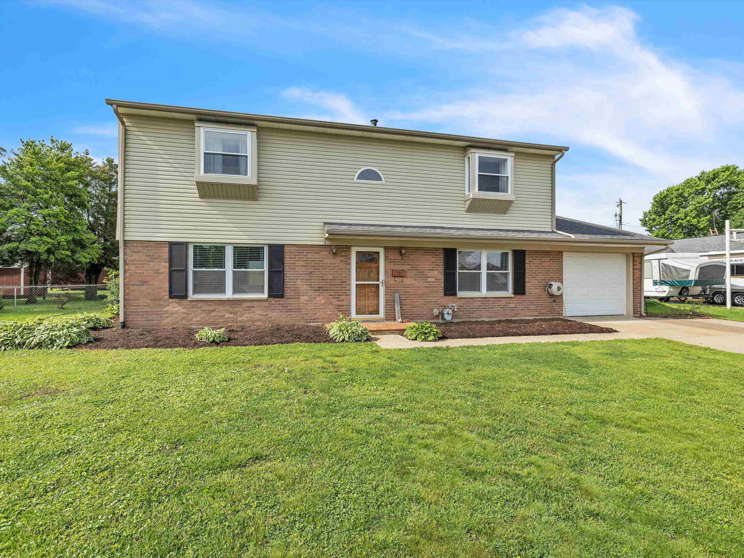 2320 CHATEAUGAY LP, Owensboro, Kentucky 42301, 4 Bedrooms Bedrooms, ,2 BathroomsBathrooms,Single Family Residence,For Sale,CHATEAUGAY LP,89679