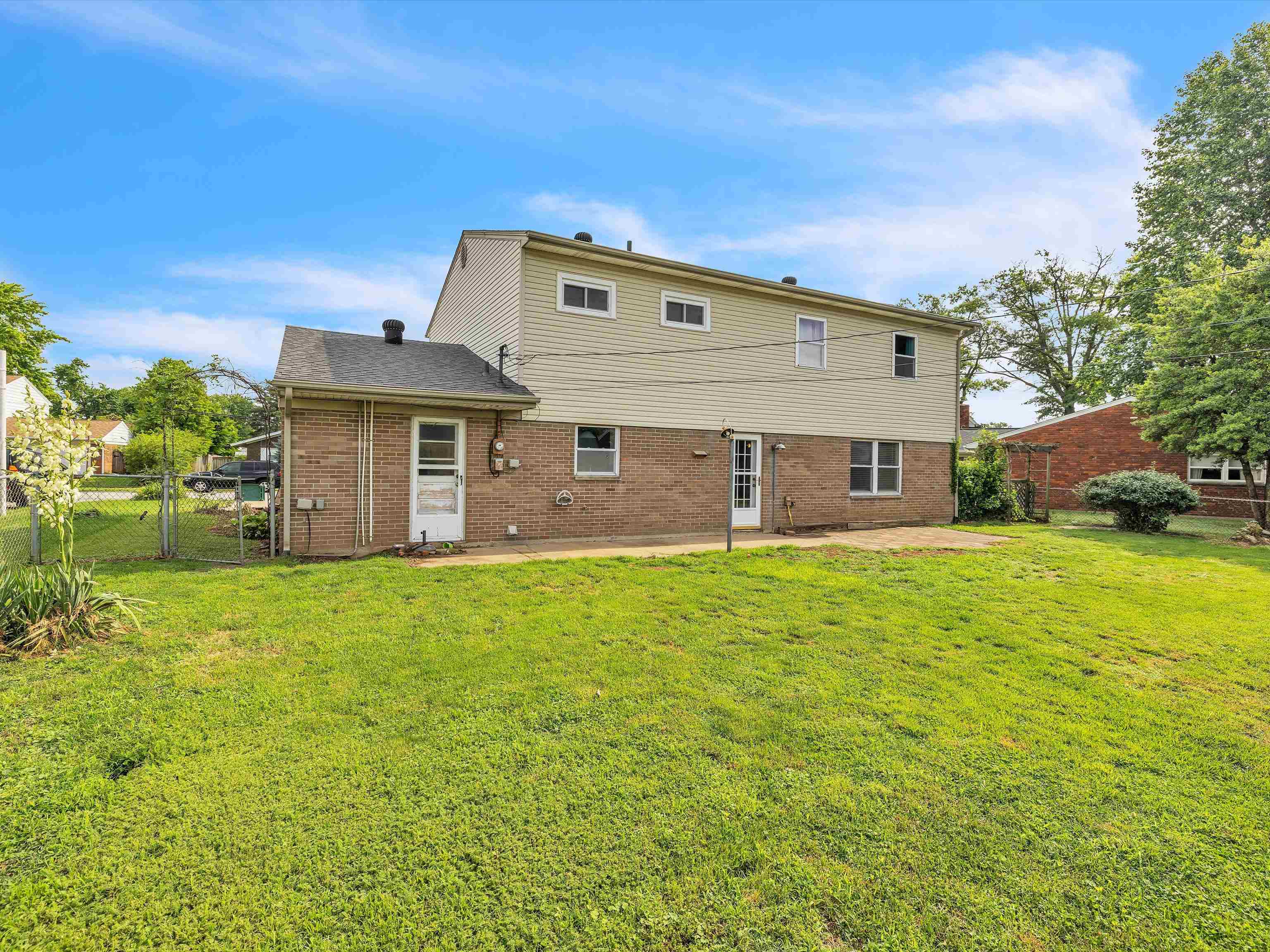 2320 CHATEAUGAY LP, Owensboro, Kentucky 42301, 4 Bedrooms Bedrooms, ,2 BathroomsBathrooms,Single Family Residence,For Sale,CHATEAUGAY LP,89679
