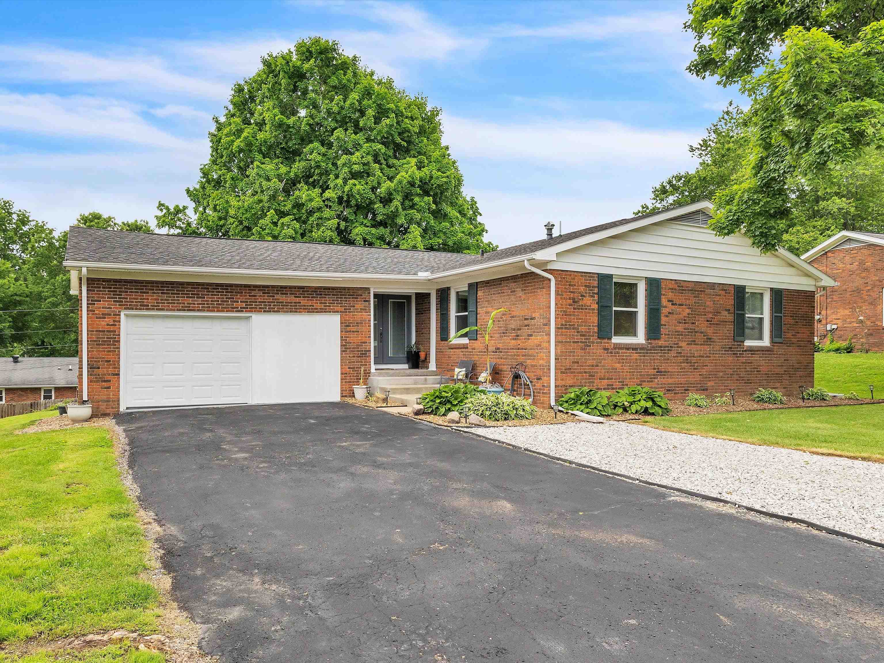 135 Donna Lou Lane, Hawesville, Kentucky 42348, 3 Bedrooms Bedrooms, ,2 BathroomsBathrooms,Single Family Residence,For Sale,Donna Lou Lane,89694