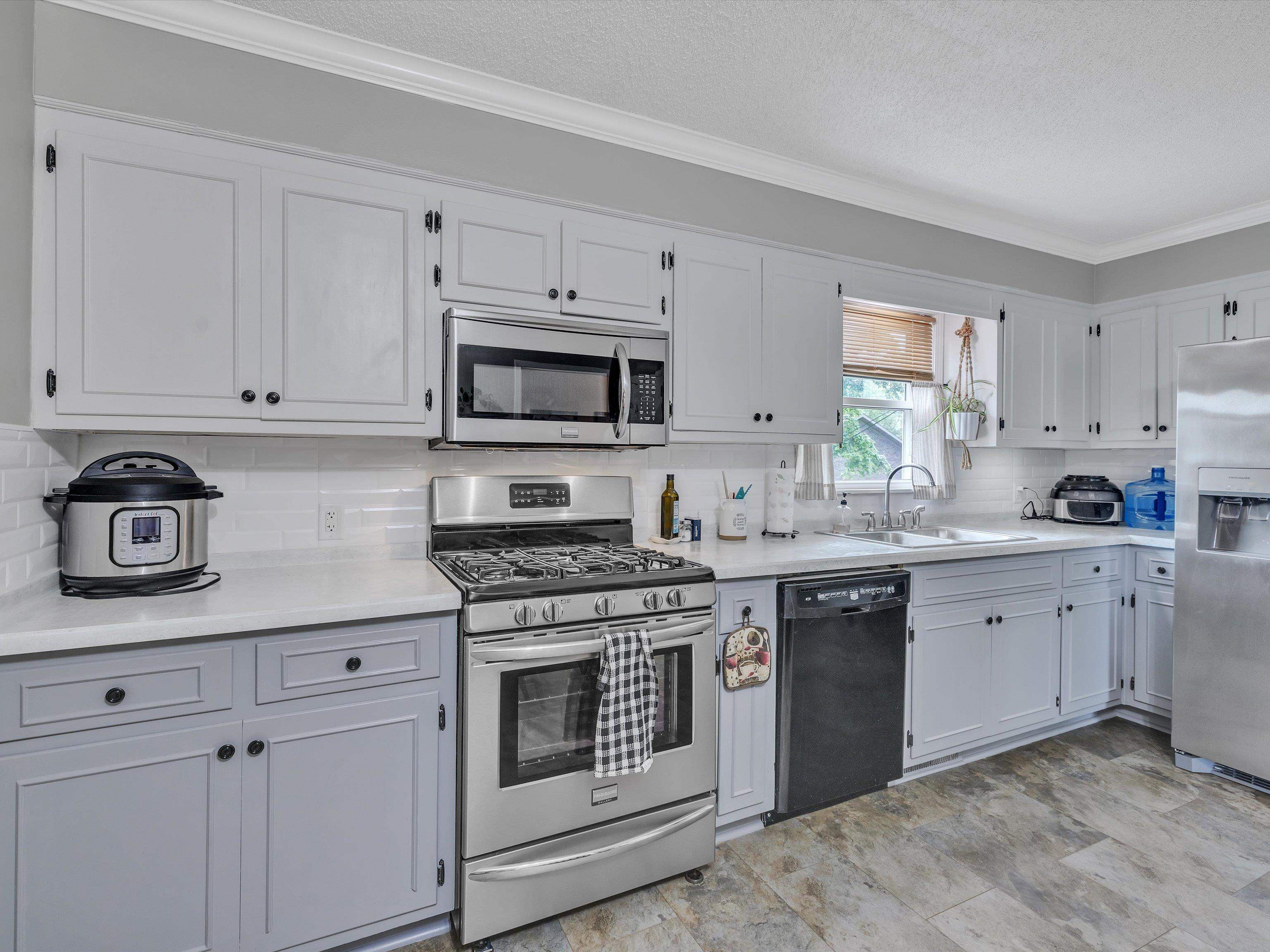 135 Donna Lou Lane, Hawesville, Kentucky 42348, 3 Bedrooms Bedrooms, ,2 BathroomsBathrooms,Single Family Residence,For Sale,Donna Lou Lane,89694