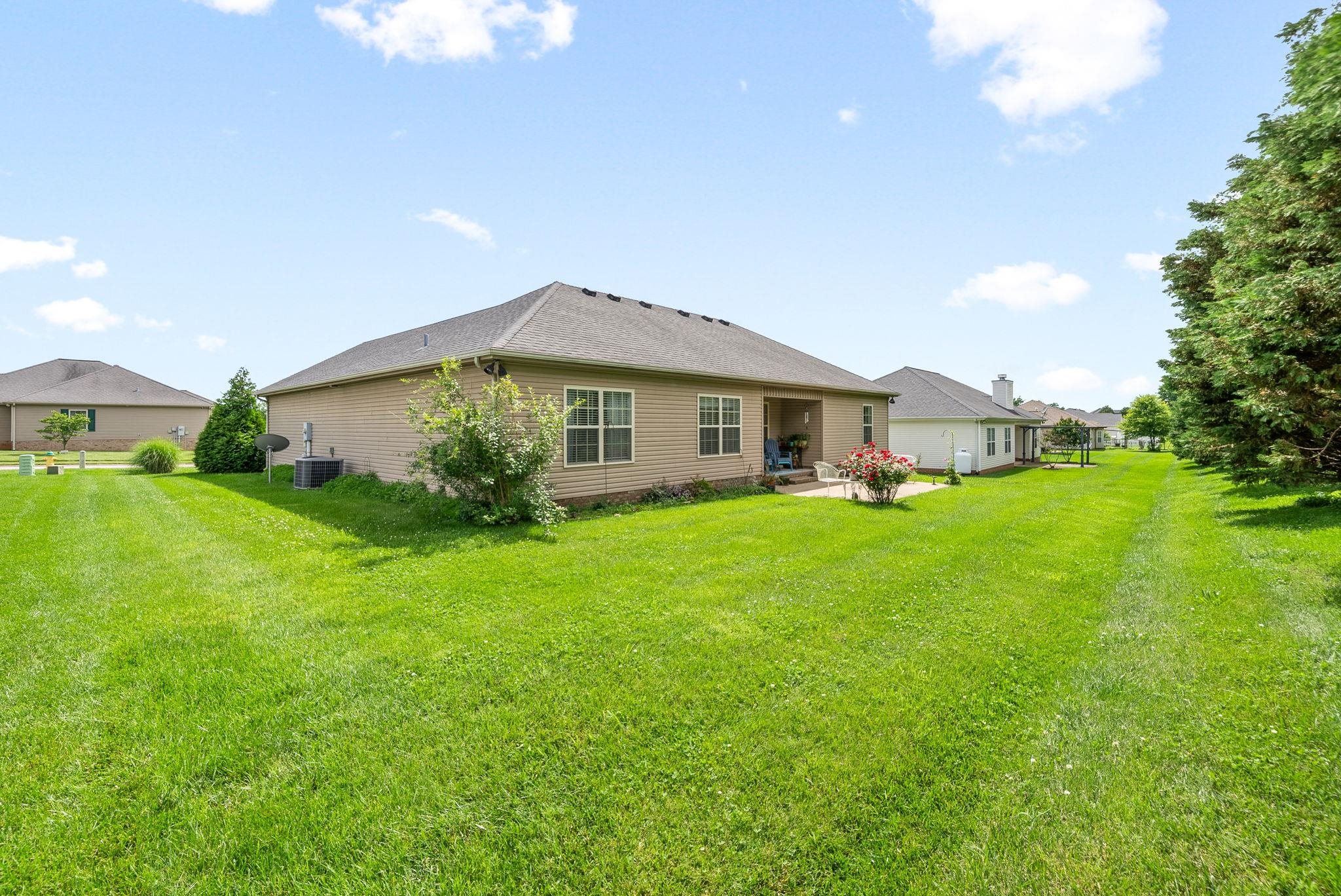 212 westminster pl, Hopkinsville, Kentucky 42240, 3 Bedrooms Bedrooms, ,2 BathroomsBathrooms,Single Family Residence,For Sale,westminster pl,89697
