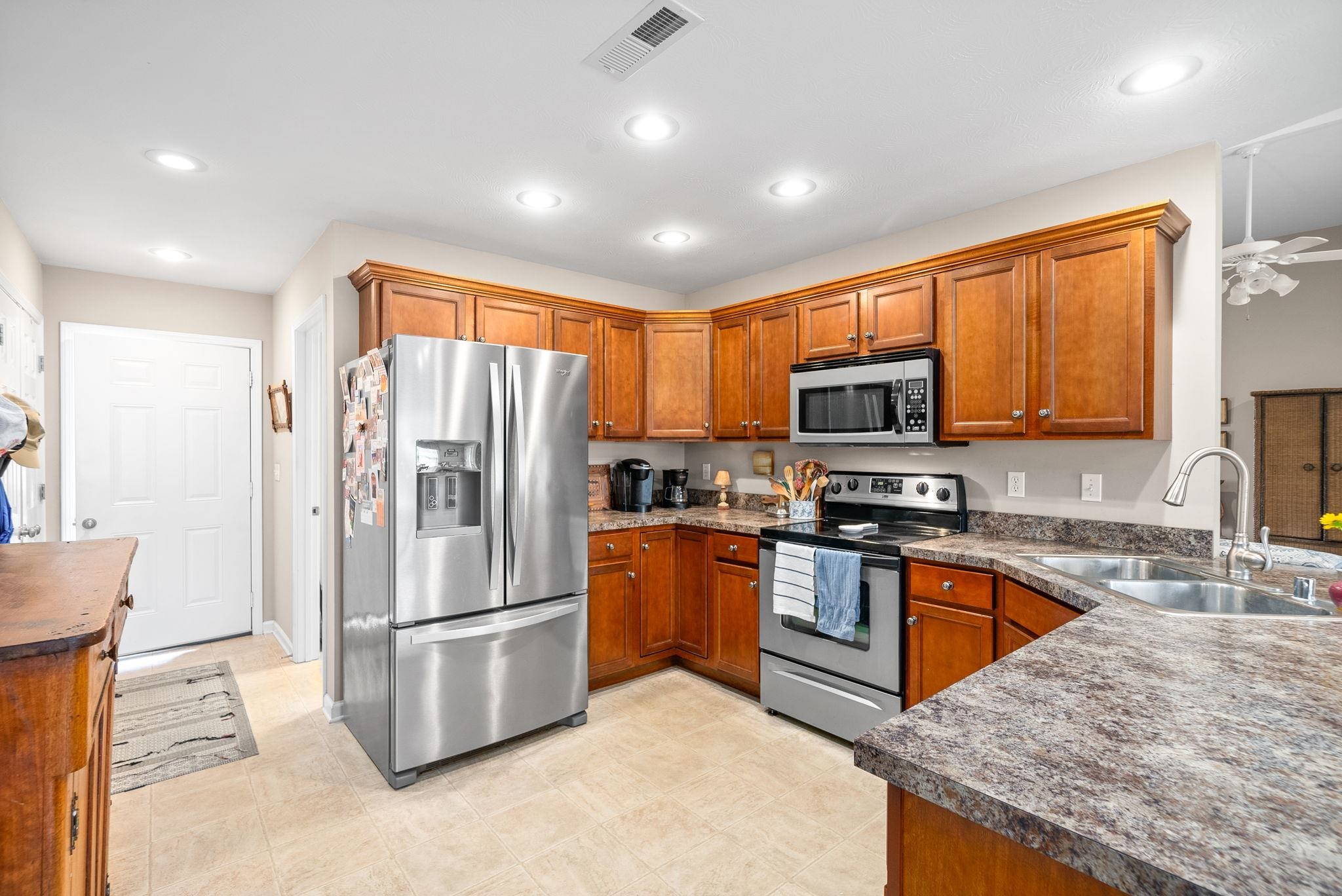 212 westminster pl, Hopkinsville, Kentucky 42240, 3 Bedrooms Bedrooms, ,2 BathroomsBathrooms,Single Family Residence,For Sale,westminster pl,89697