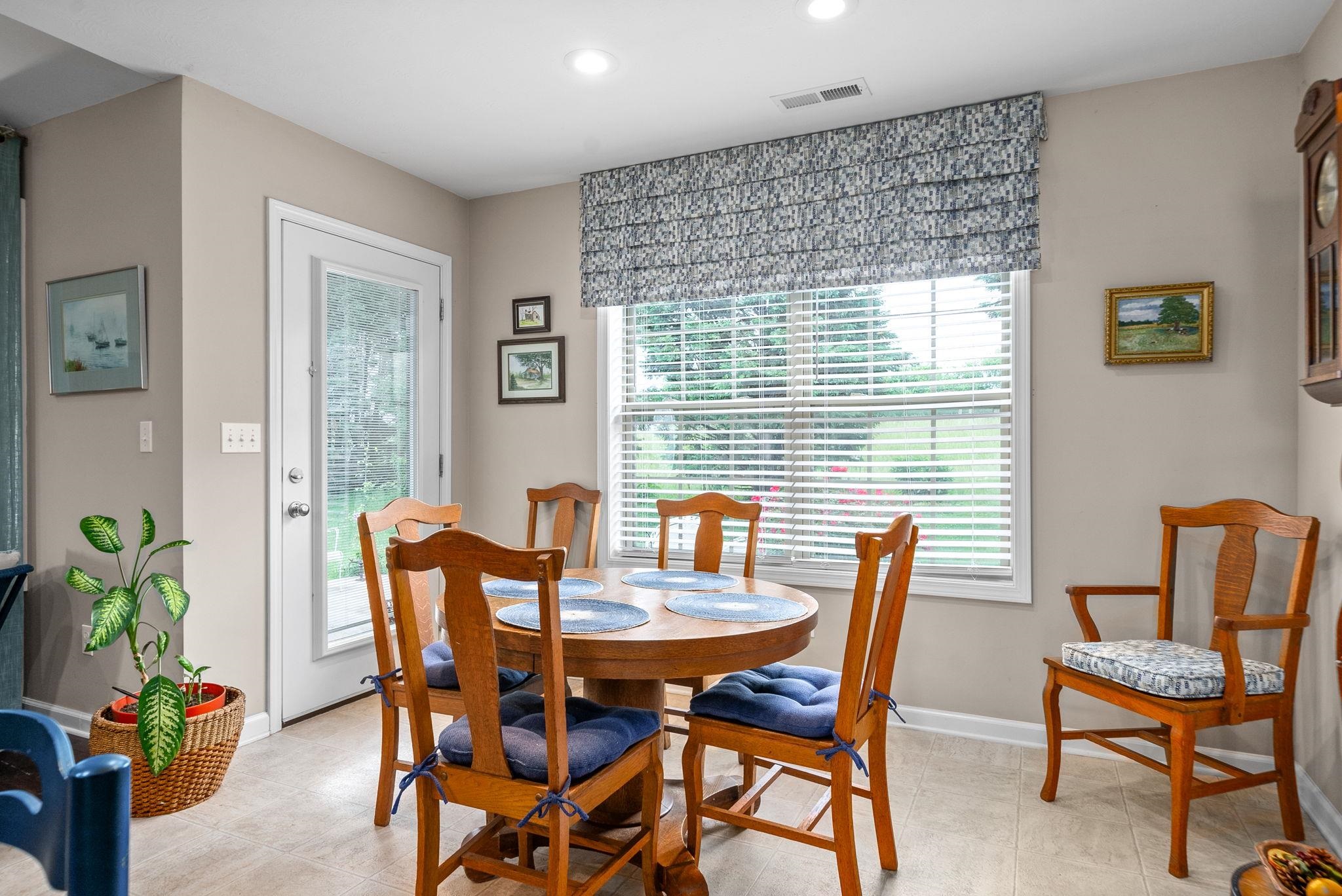 212 westminster pl, Hopkinsville, Kentucky 42240, 3 Bedrooms Bedrooms, ,2 BathroomsBathrooms,Single Family Residence,For Sale,westminster pl,89697