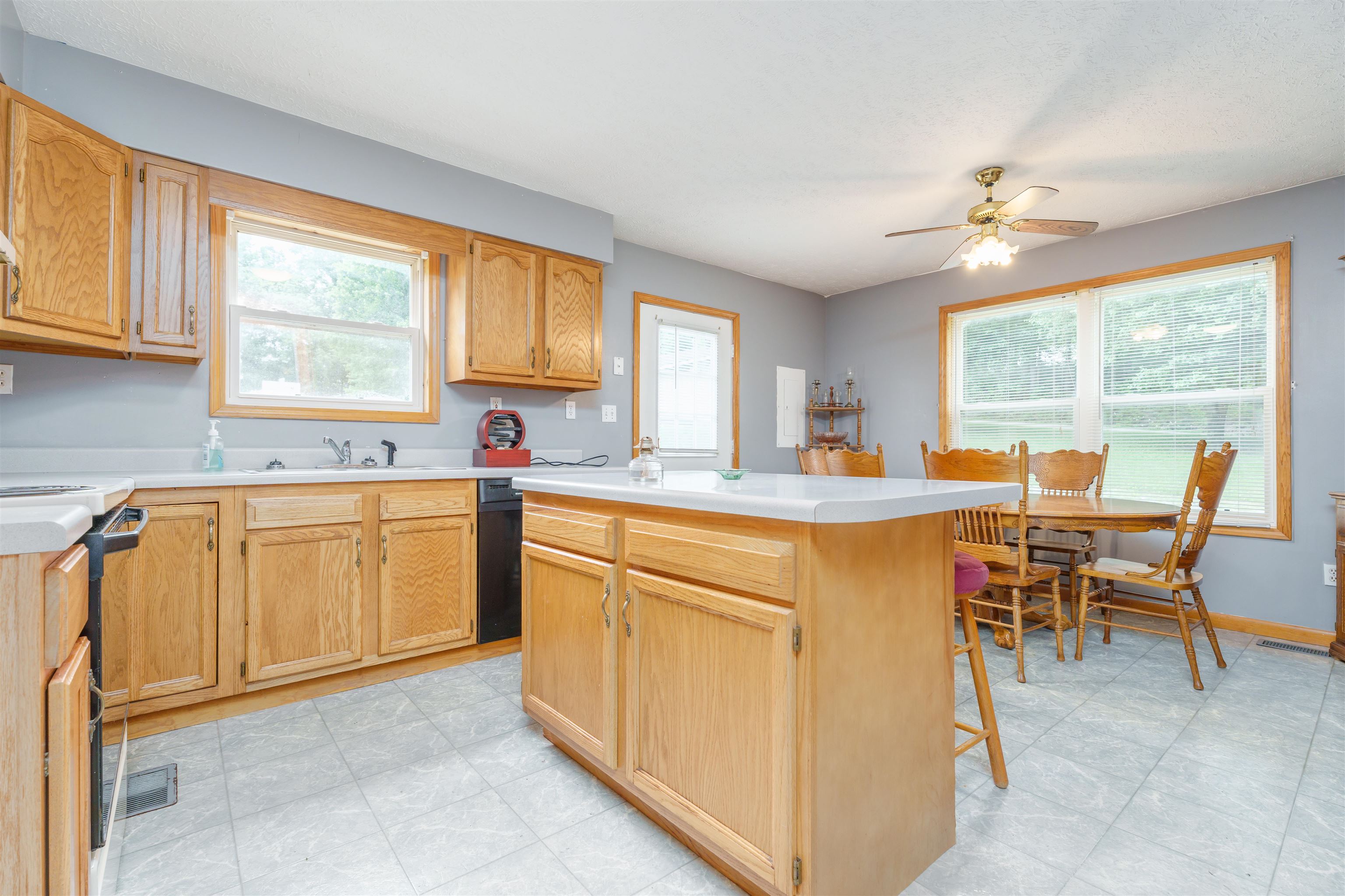 408 Horse Branch Church Lane, Horse Branch, Kentucky 42349, 2 Bedrooms Bedrooms, ,1 BathroomBathrooms,Single Family Residence,For Sale,Horse Branch Church Lane,89708
