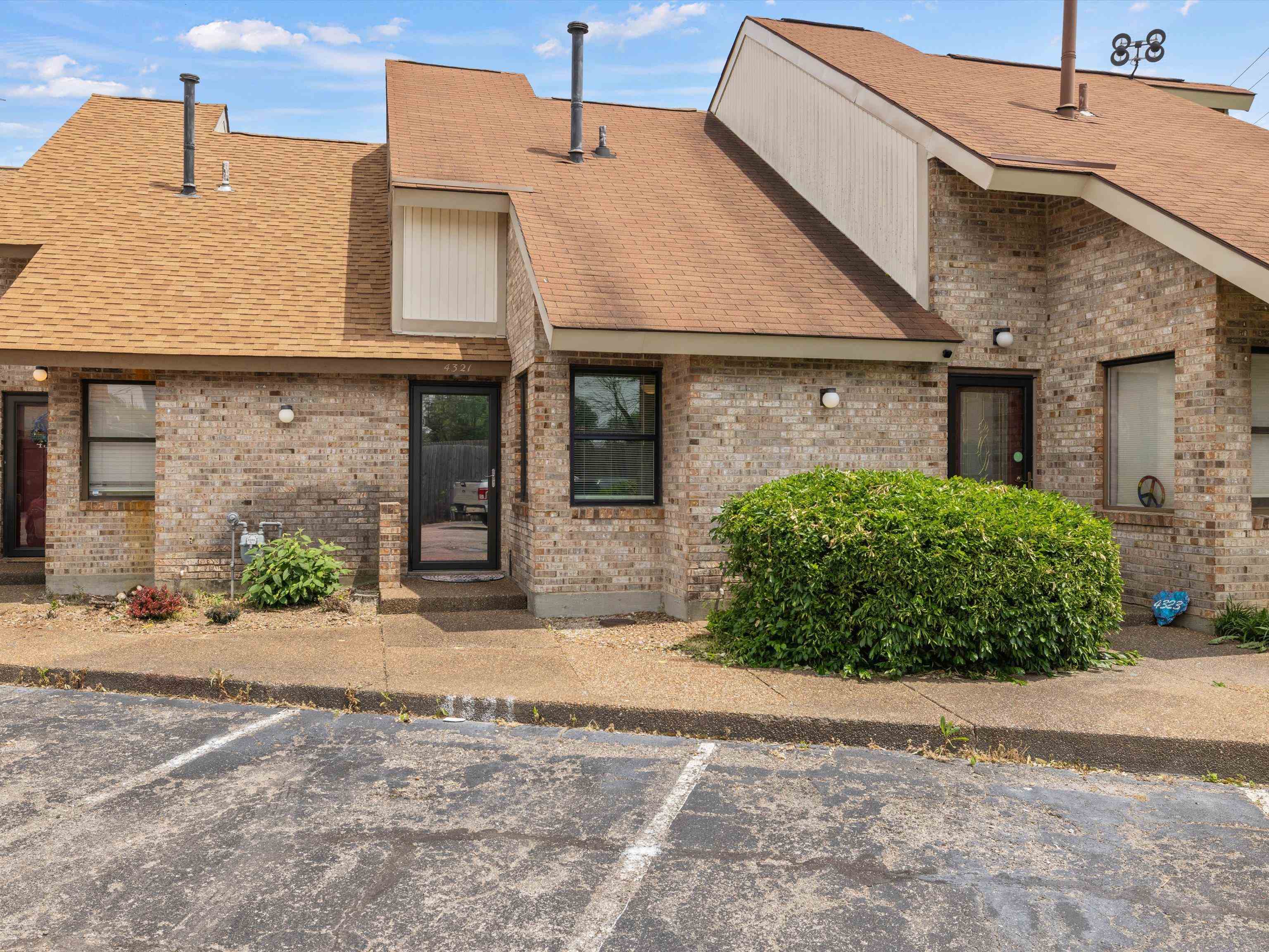 4321 Loft Cove, Owensboro, Kentucky 42303, 2 Bedrooms Bedrooms, ,1 BathroomBathrooms,Townhouse,For Sale,Loft Cove,89712