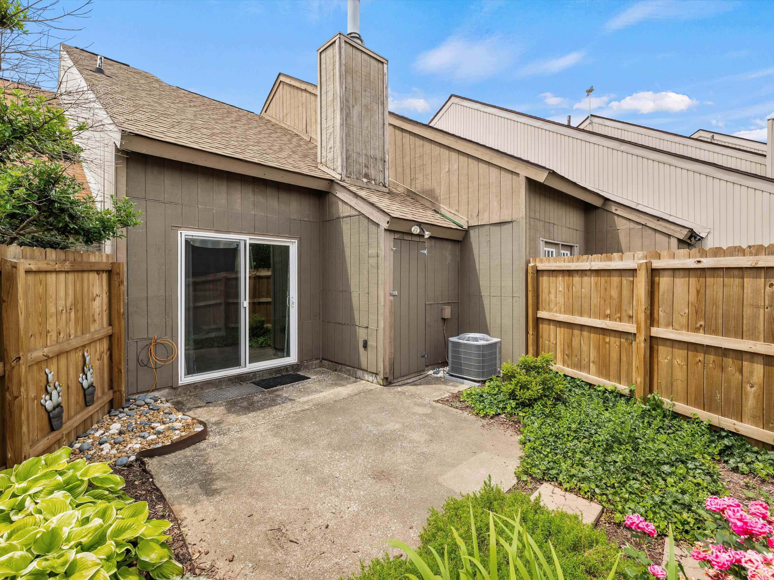 4321 Loft Cove, Owensboro, Kentucky 42303, 2 Bedrooms Bedrooms, ,1 BathroomBathrooms,Townhouse,For Sale,Loft Cove,89712