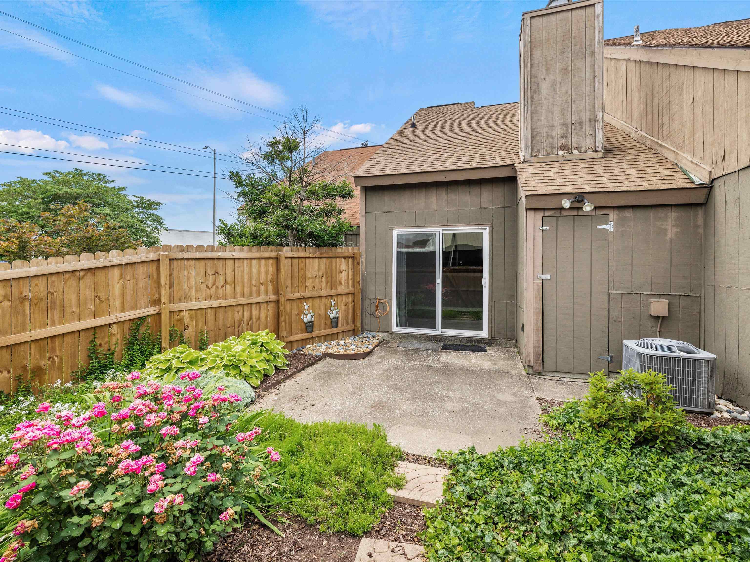 4321 Loft Cove, Owensboro, Kentucky 42303, 2 Bedrooms Bedrooms, ,1 BathroomBathrooms,Townhouse,For Sale,Loft Cove,89712