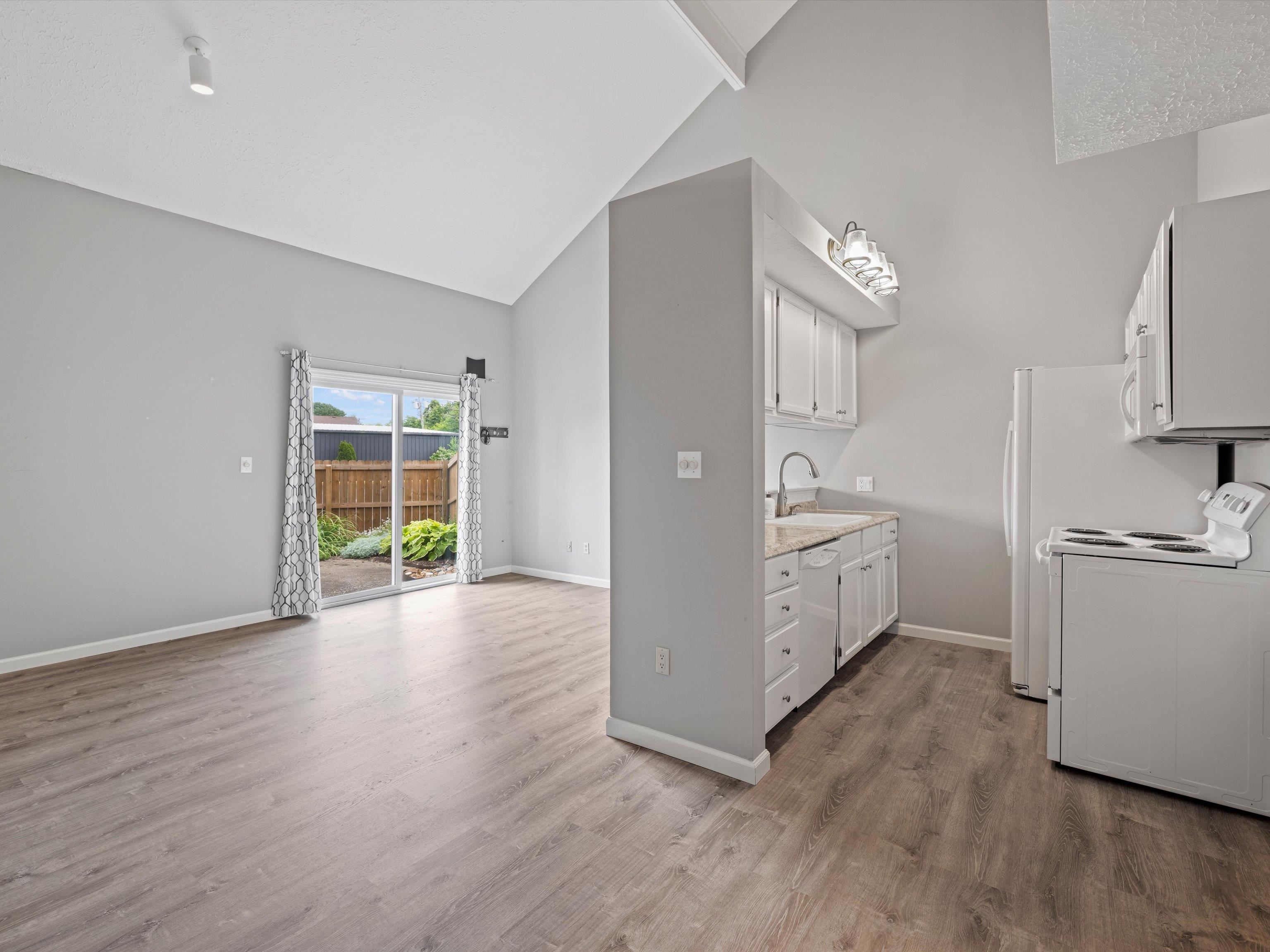4321 Loft Cove, Owensboro, Kentucky 42303, 2 Bedrooms Bedrooms, ,1 BathroomBathrooms,Townhouse,For Sale,Loft Cove,89712
