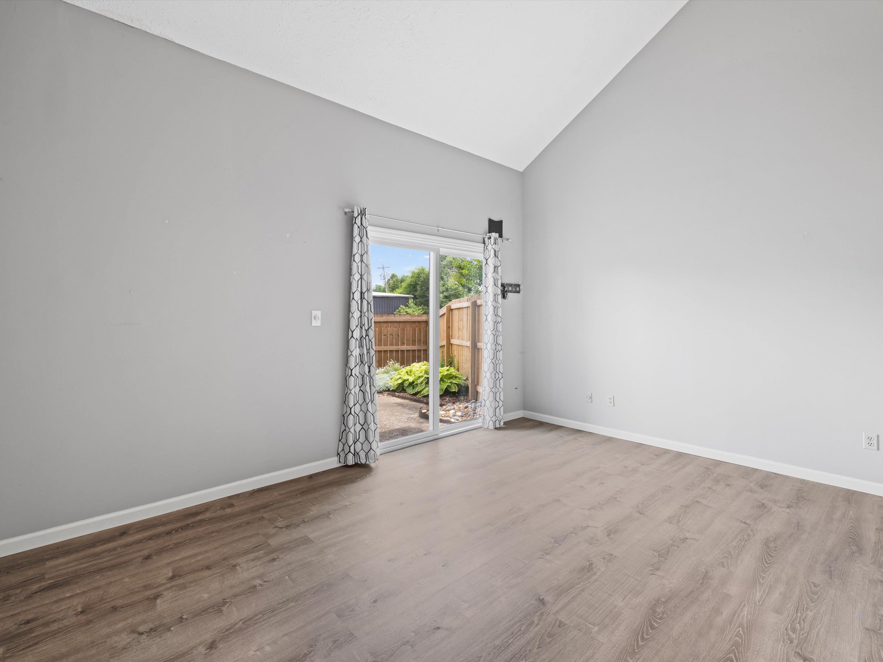 4321 Loft Cove, Owensboro, Kentucky 42303, 2 Bedrooms Bedrooms, ,1 BathroomBathrooms,Townhouse,For Sale,Loft Cove,89712