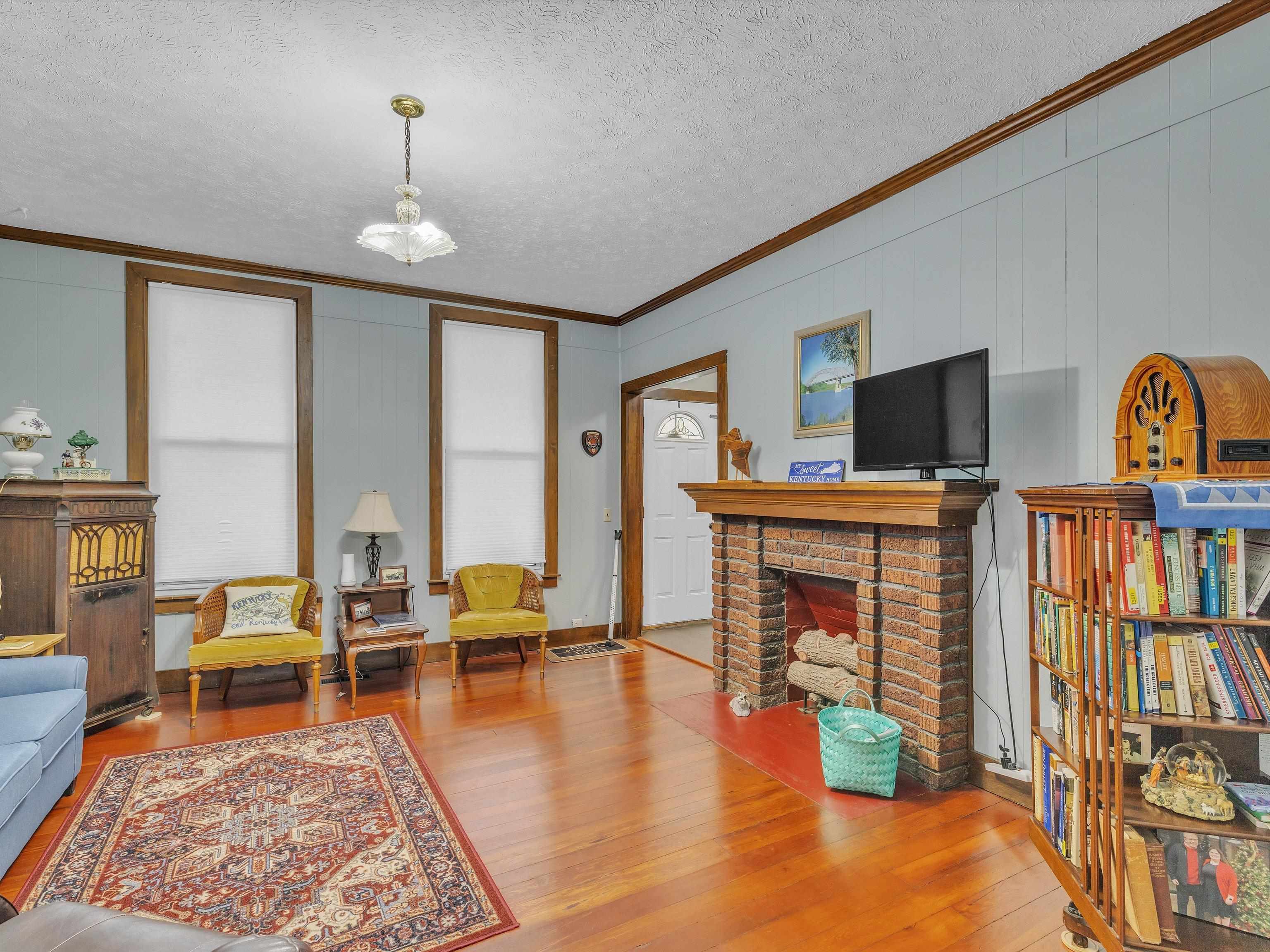 140 Main St, Hawesville, Kentucky 42348, 2 Bedrooms Bedrooms, ,1 BathroomBathrooms,Single Family Residence,For Sale,Main St,89713