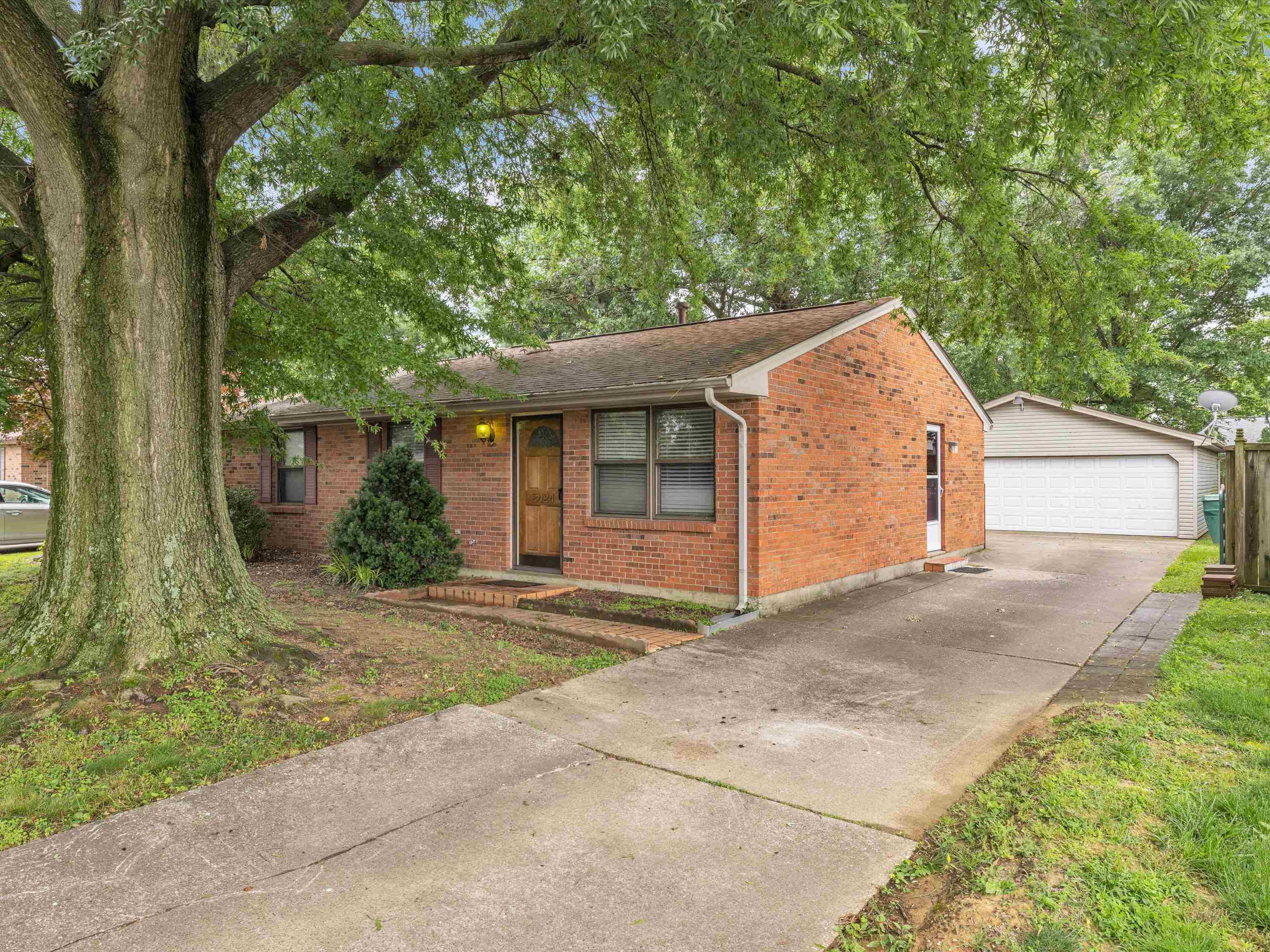 2424 Strickland Drive, Owensboro, Kentucky 42301, 3 Bedrooms Bedrooms, ,1 BathroomBathrooms,Single Family Residence,For Sale,Strickland Drive,89714