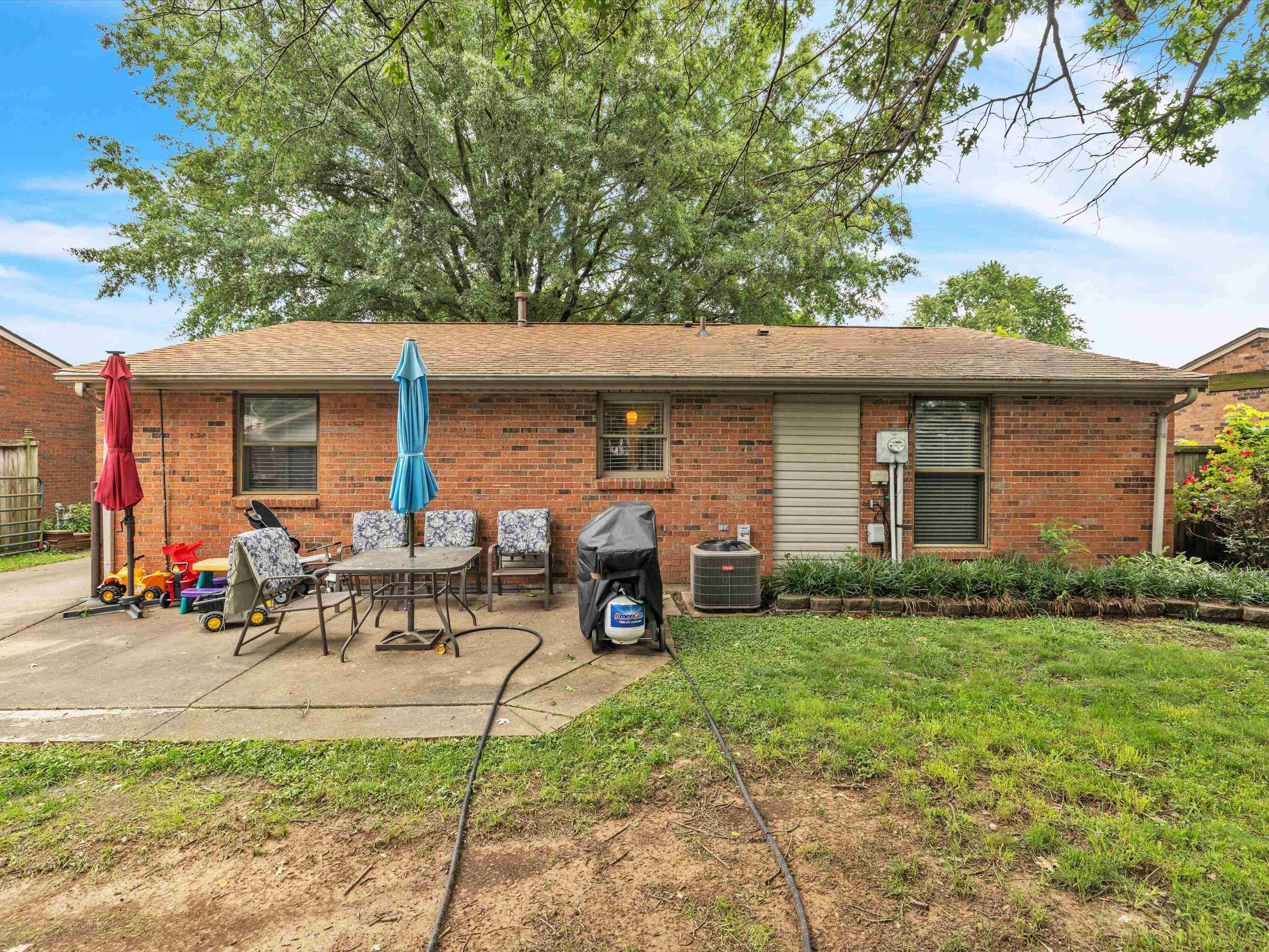 2424 Strickland Drive, Owensboro, Kentucky 42301, 3 Bedrooms Bedrooms, ,1 BathroomBathrooms,Single Family Residence,For Sale,Strickland Drive,89714