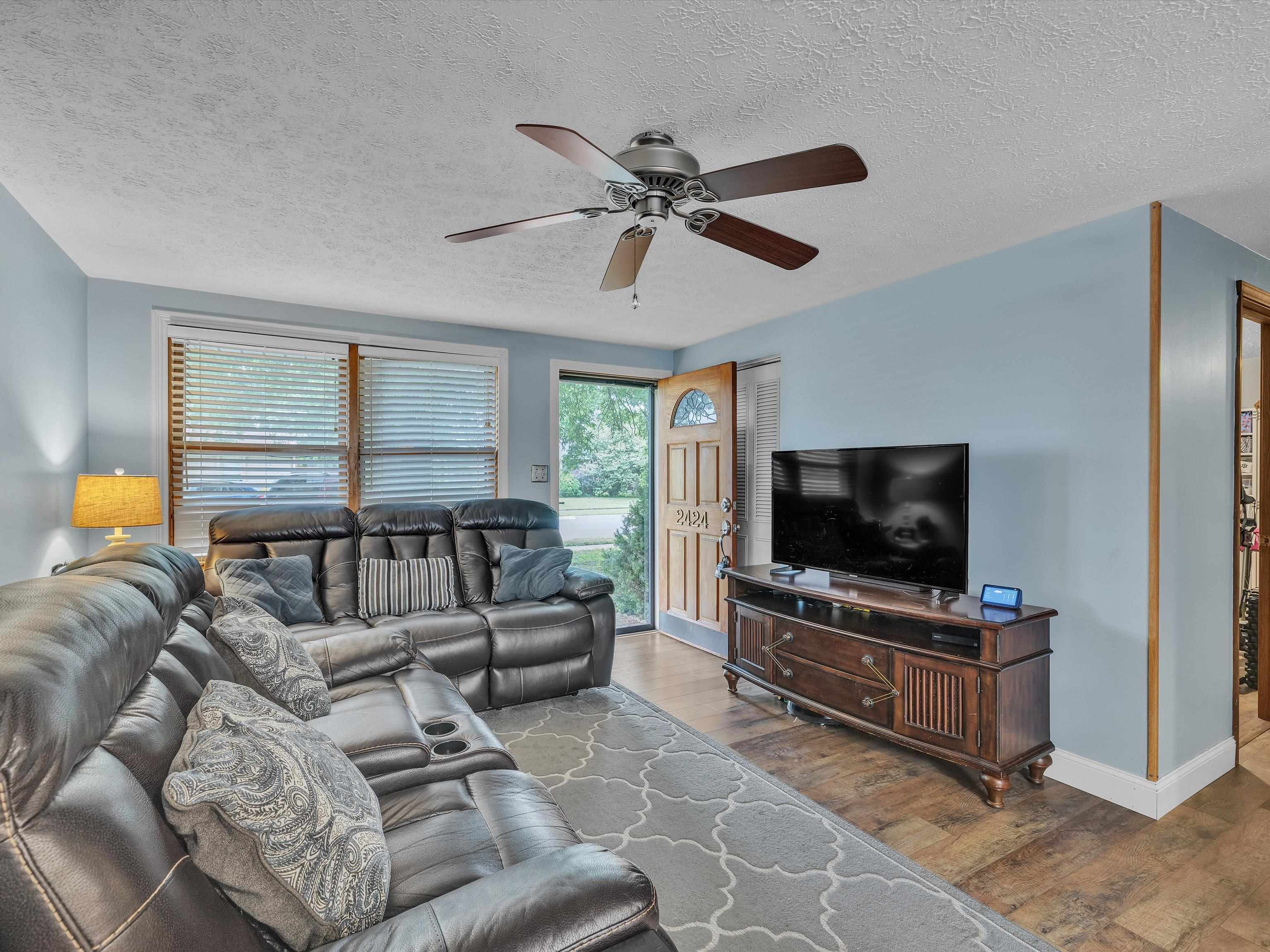 2424 Strickland Drive, Owensboro, Kentucky 42301, 3 Bedrooms Bedrooms, ,1 BathroomBathrooms,Single Family Residence,For Sale,Strickland Drive,89714