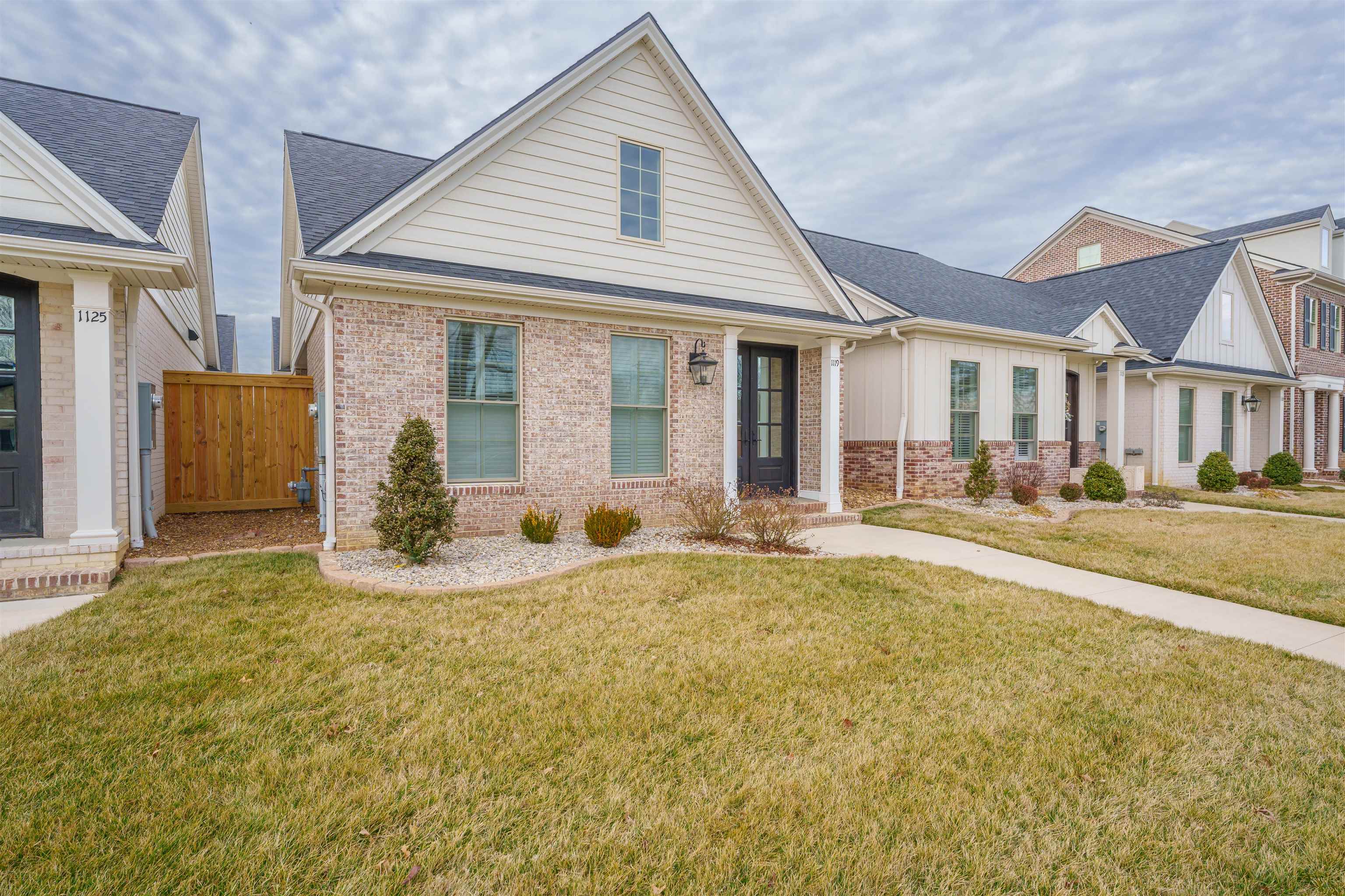 1119 Hill Ave, Owensboro, Kentucky 42301, 2 Bedrooms Bedrooms, ,2 BathroomsBathrooms,Single Family Residence,For Sale,Hill Ave,89717