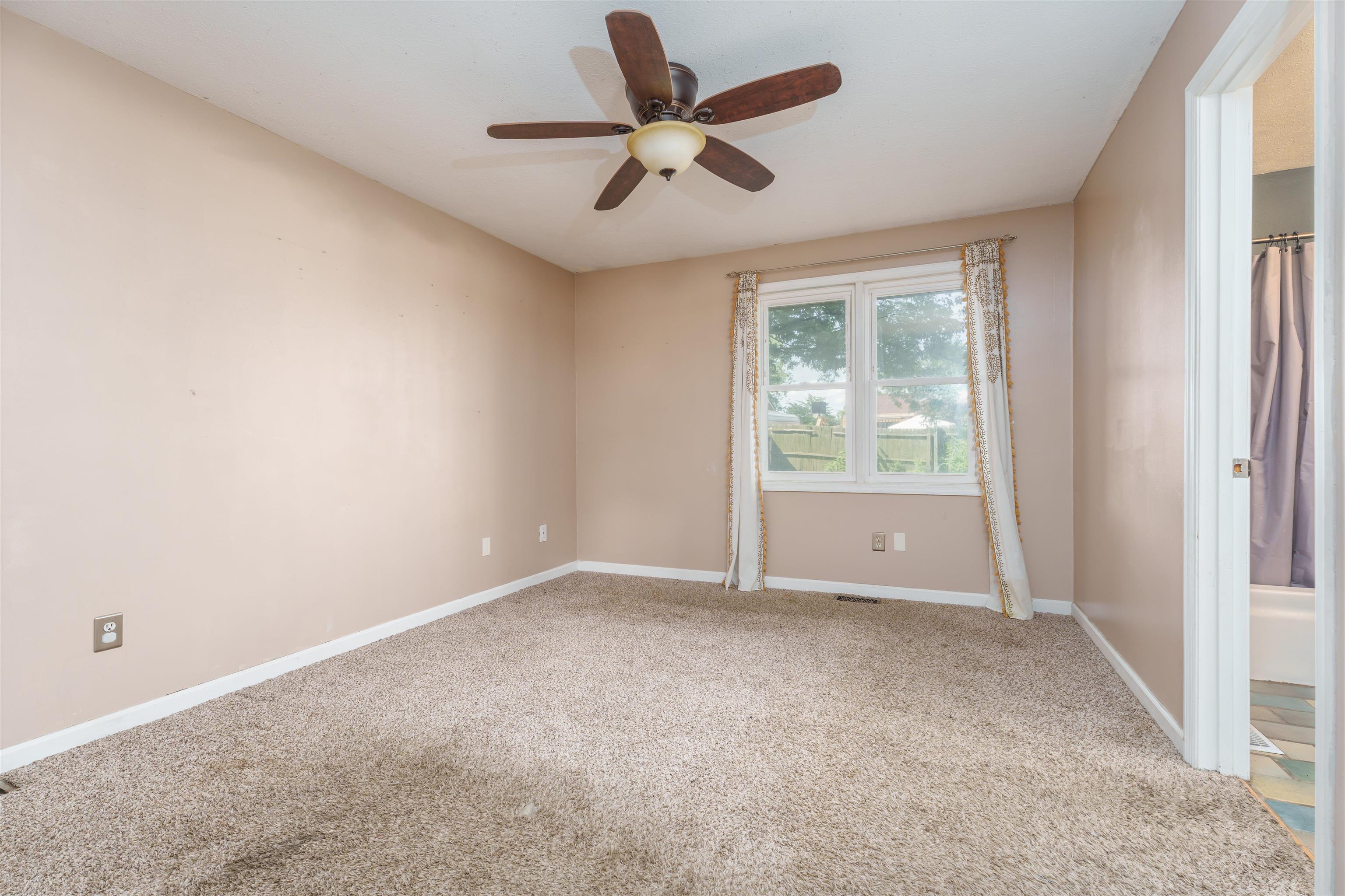 2435 Thornton Ave, Owensboro, Kentucky 42301, 3 Bedrooms Bedrooms, ,2 BathroomsBathrooms,Single Family Residence,For Sale,Thornton Ave,89726