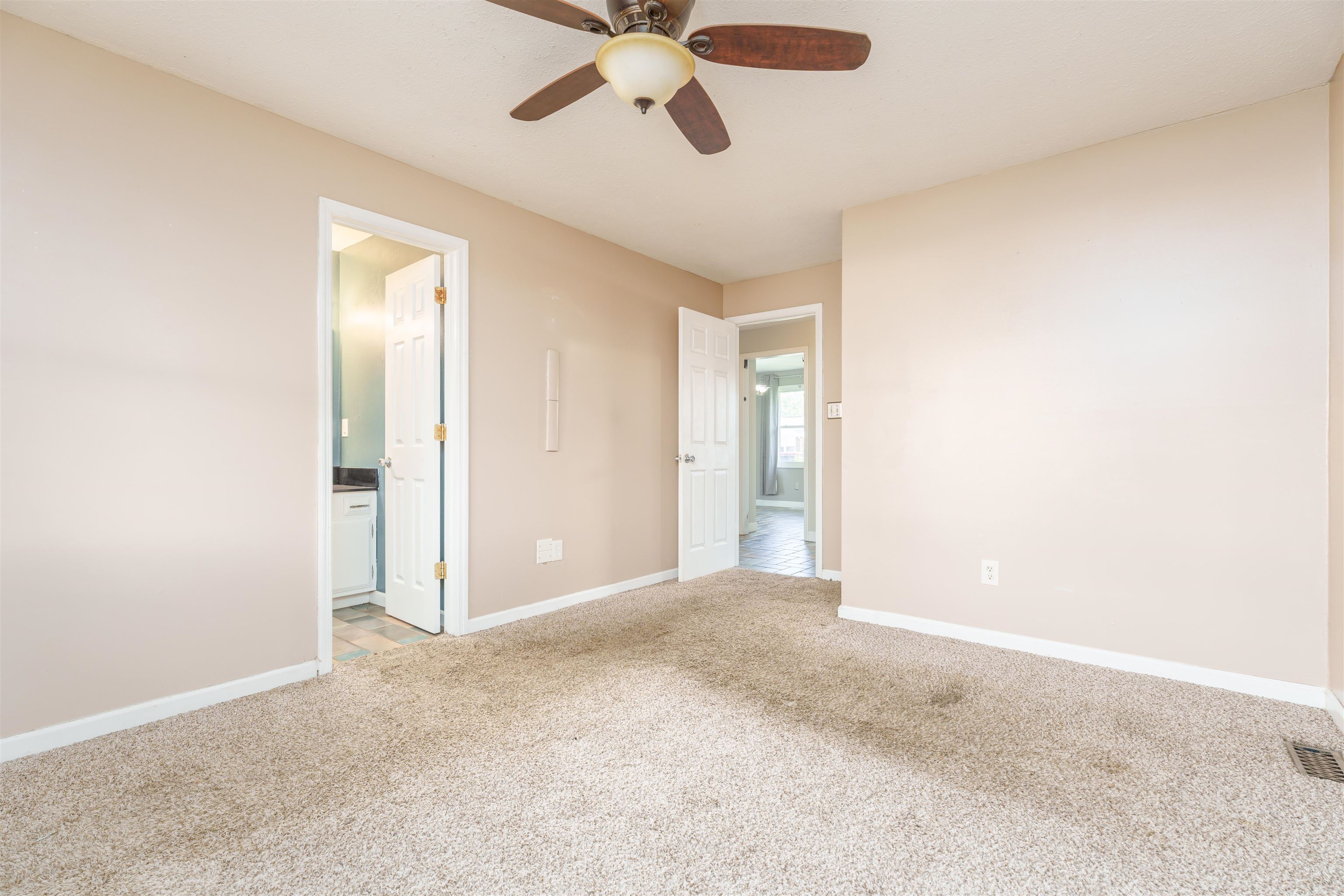 2435 Thornton Ave, Owensboro, Kentucky 42301, 3 Bedrooms Bedrooms, ,2 BathroomsBathrooms,Single Family Residence,For Sale,Thornton Ave,89726