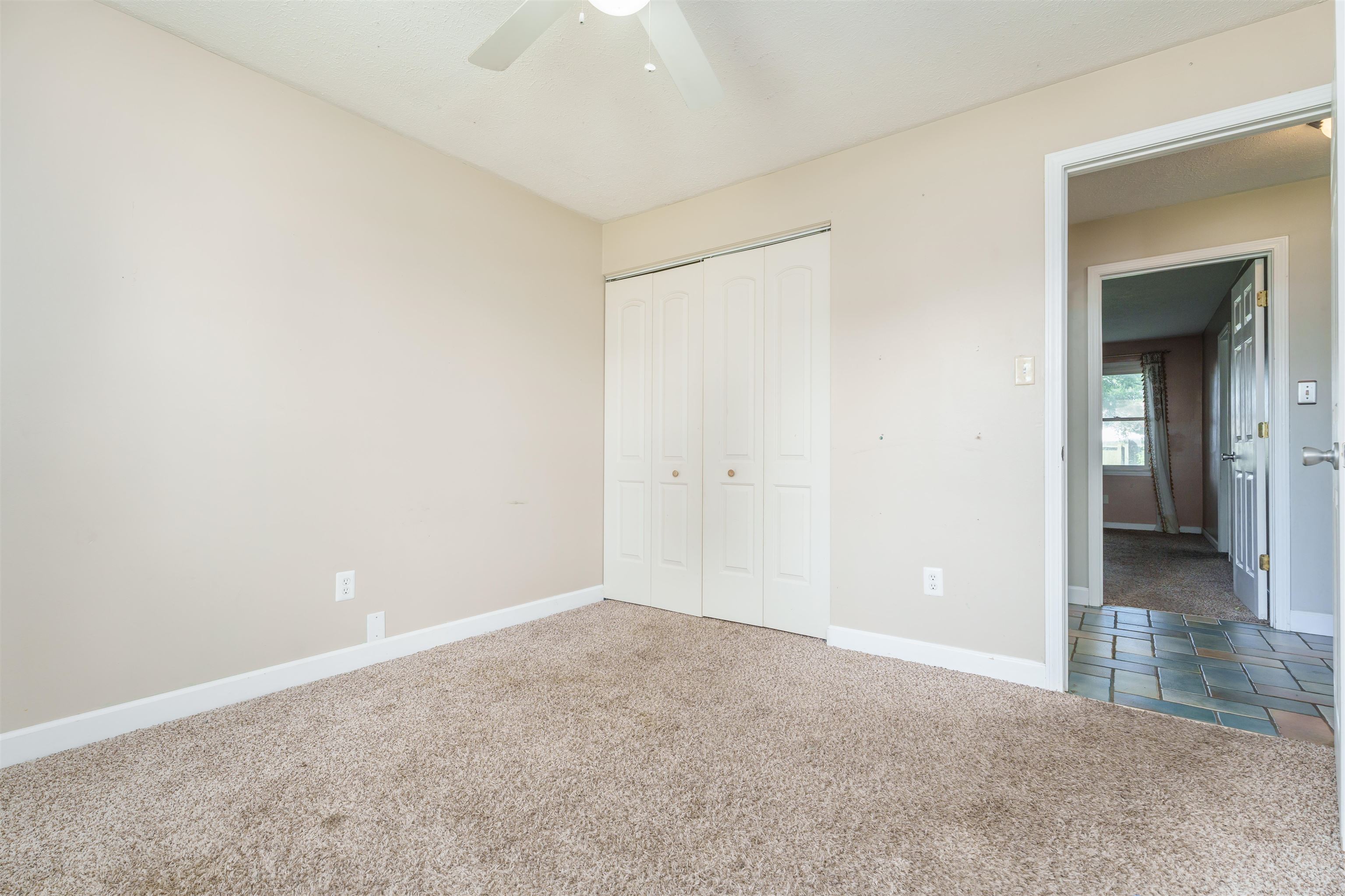 2435 Thornton Ave, Owensboro, Kentucky 42301, 3 Bedrooms Bedrooms, ,2 BathroomsBathrooms,Single Family Residence,For Sale,Thornton Ave,89726