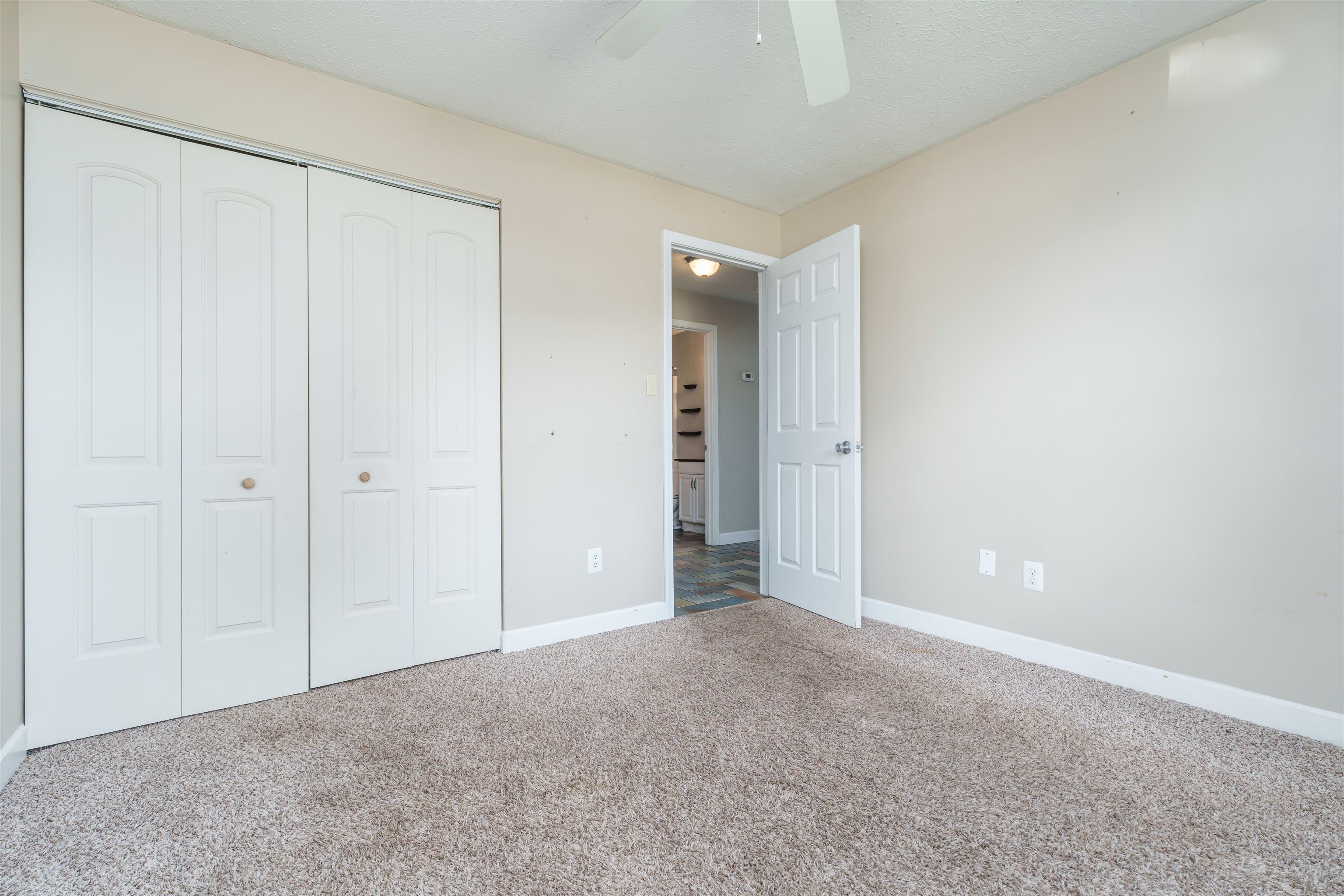 2435 Thornton Ave, Owensboro, Kentucky 42301, 3 Bedrooms Bedrooms, ,2 BathroomsBathrooms,Single Family Residence,For Sale,Thornton Ave,89726