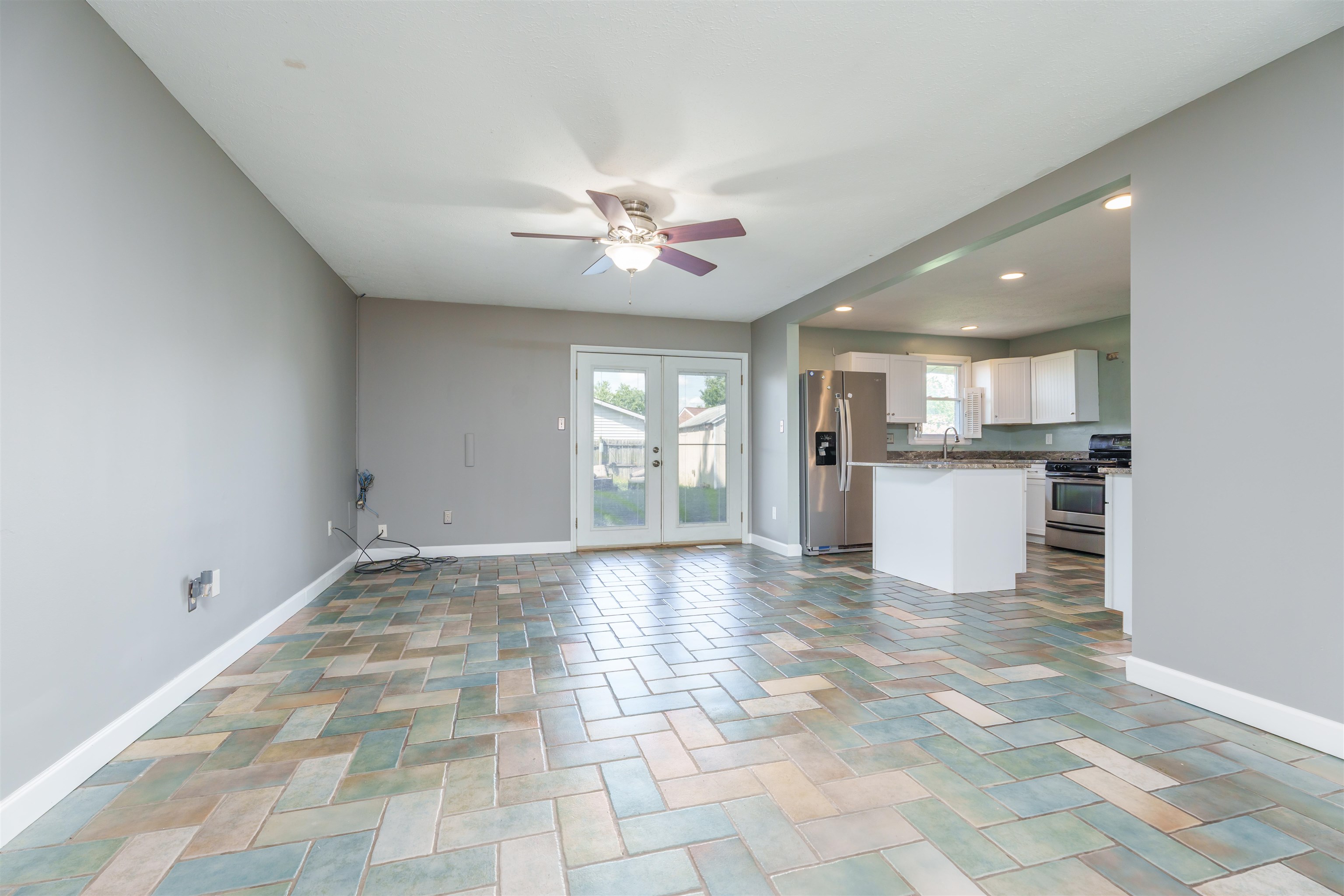 2435 Thornton Ave, Owensboro, Kentucky 42301, 3 Bedrooms Bedrooms, ,2 BathroomsBathrooms,Single Family Residence,For Sale,Thornton Ave,89726