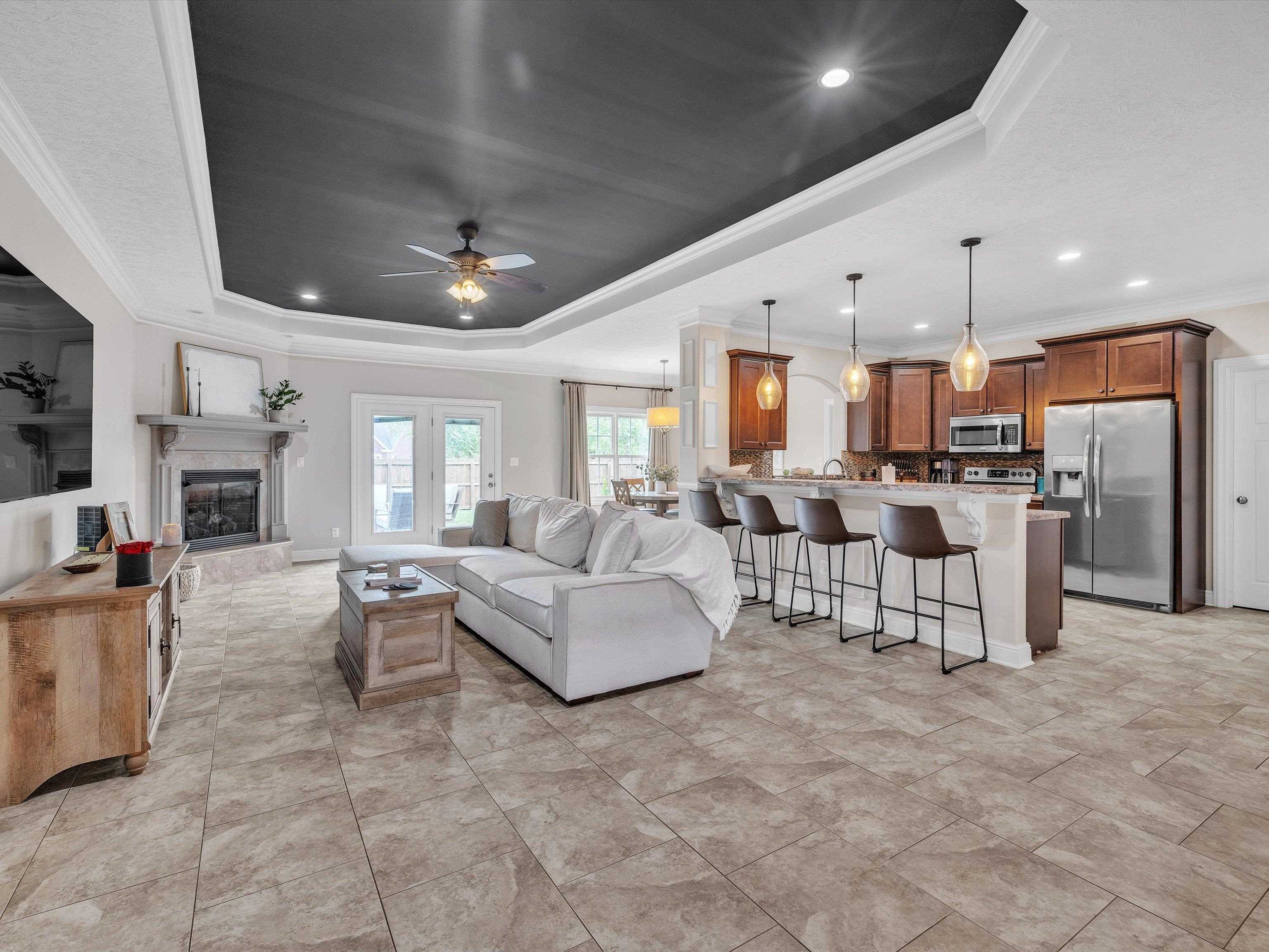 2040 Spring Creek Trace, Owensboro, Kentucky 42301, 3 Bedrooms Bedrooms, ,2 BathroomsBathrooms,Single Family Residence,For Sale,Spring Creek Trace,89727