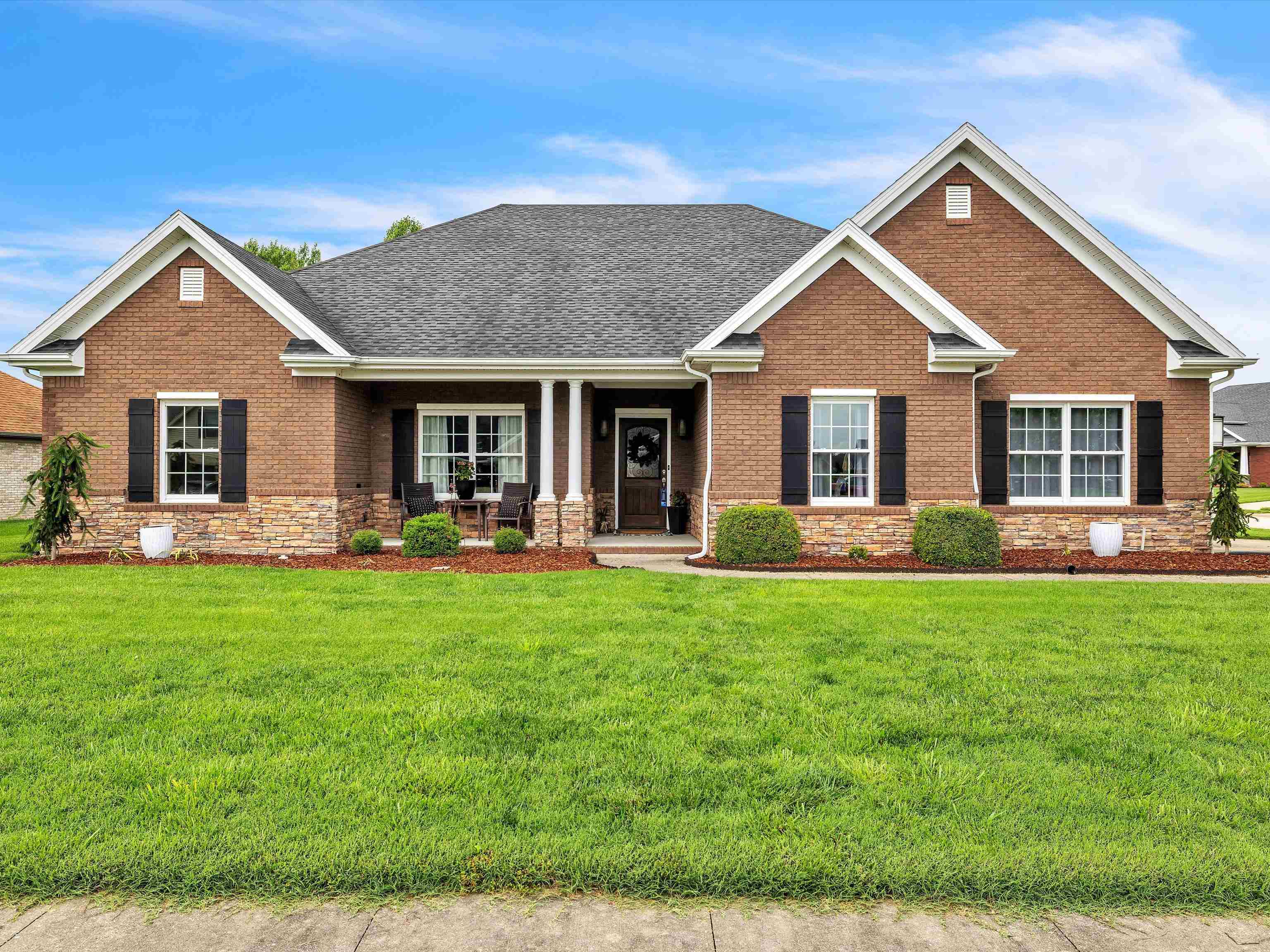 2040 Spring Creek Trace, Owensboro, Kentucky 42301, 3 Bedrooms Bedrooms, ,2 BathroomsBathrooms,Single Family Residence,For Sale,Spring Creek Trace,89727