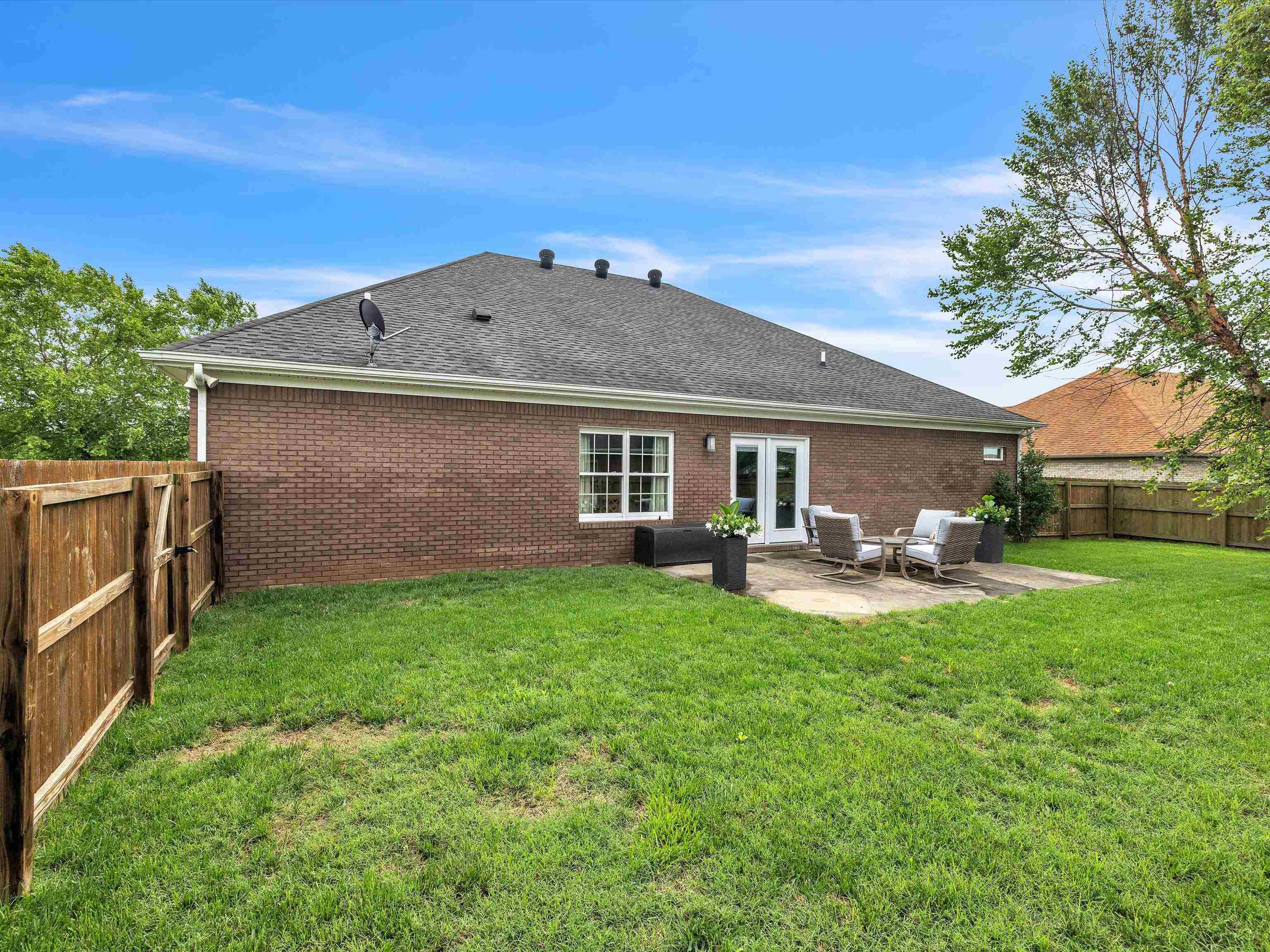 2040 Spring Creek Trace, Owensboro, Kentucky 42301, 3 Bedrooms Bedrooms, ,2 BathroomsBathrooms,Single Family Residence,For Sale,Spring Creek Trace,89727