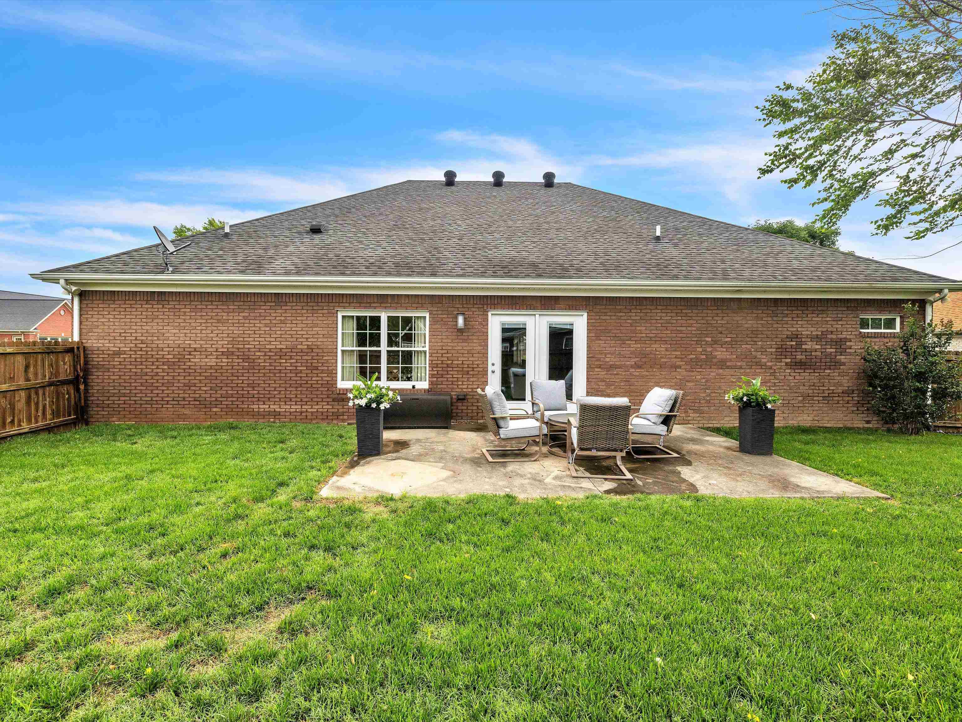 2040 Spring Creek Trace, Owensboro, Kentucky 42301, 3 Bedrooms Bedrooms, ,2 BathroomsBathrooms,Single Family Residence,For Sale,Spring Creek Trace,89727
