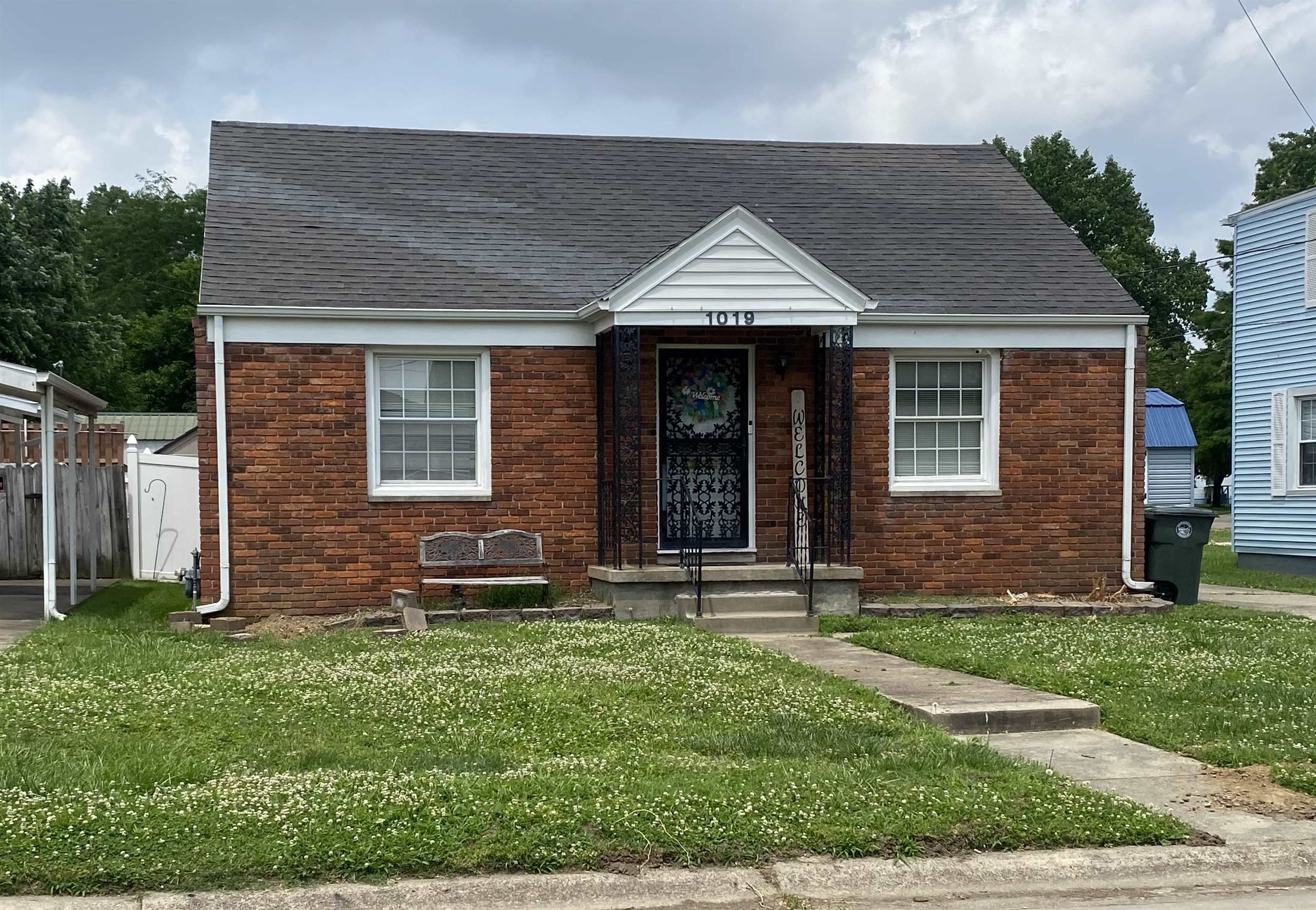 1019 East 21st Street, Owensboro, Kentucky 42303, 2 Bedrooms Bedrooms, ,1 BathroomBathrooms,Single Family Residence,For Sale,East 21st Street,89731