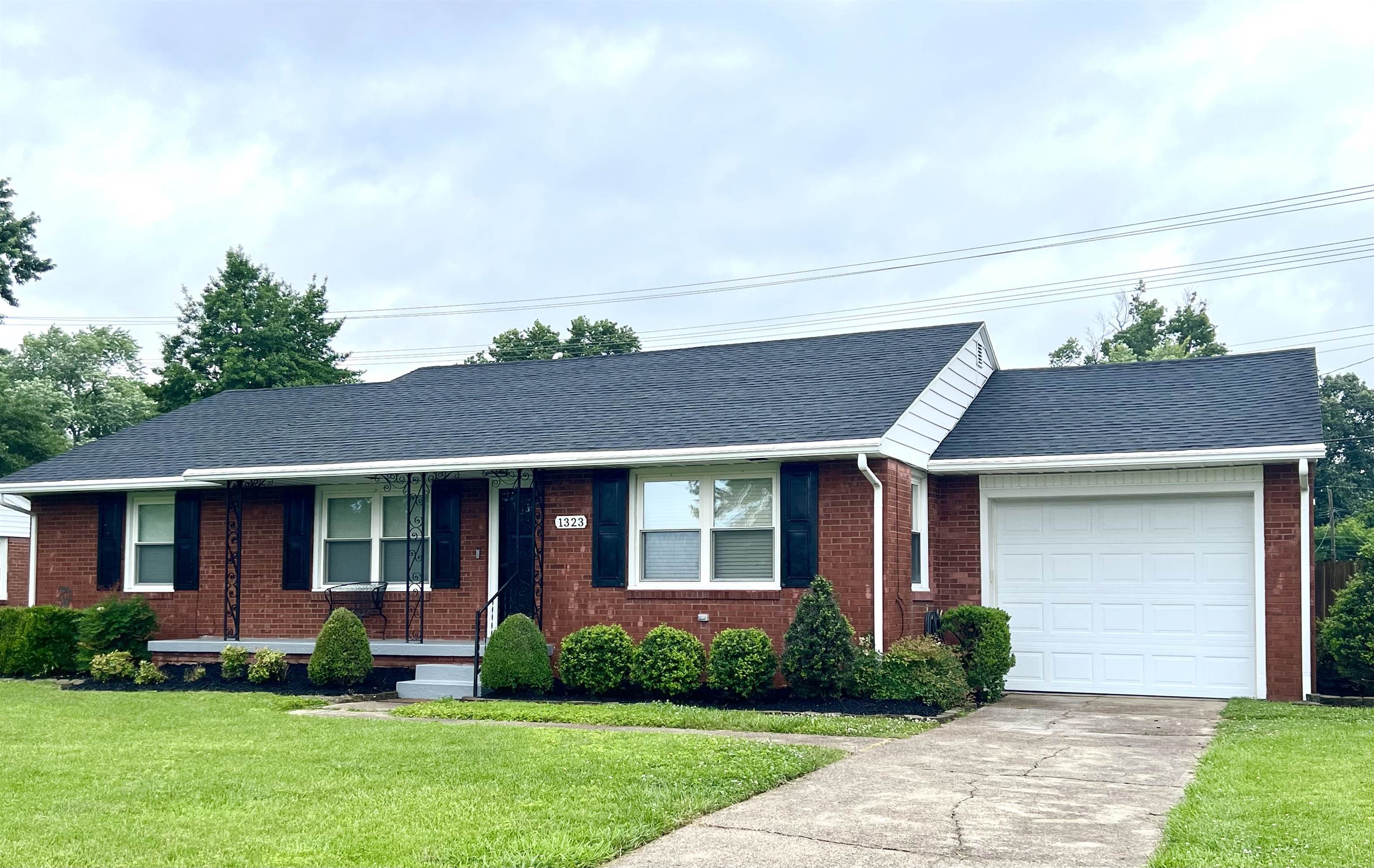 1323 Booth Avenue, Owensboro, Kentucky 42301, 3 Bedrooms Bedrooms, ,1 BathroomBathrooms,Single Family Residence,For Sale,Booth Avenue,89738