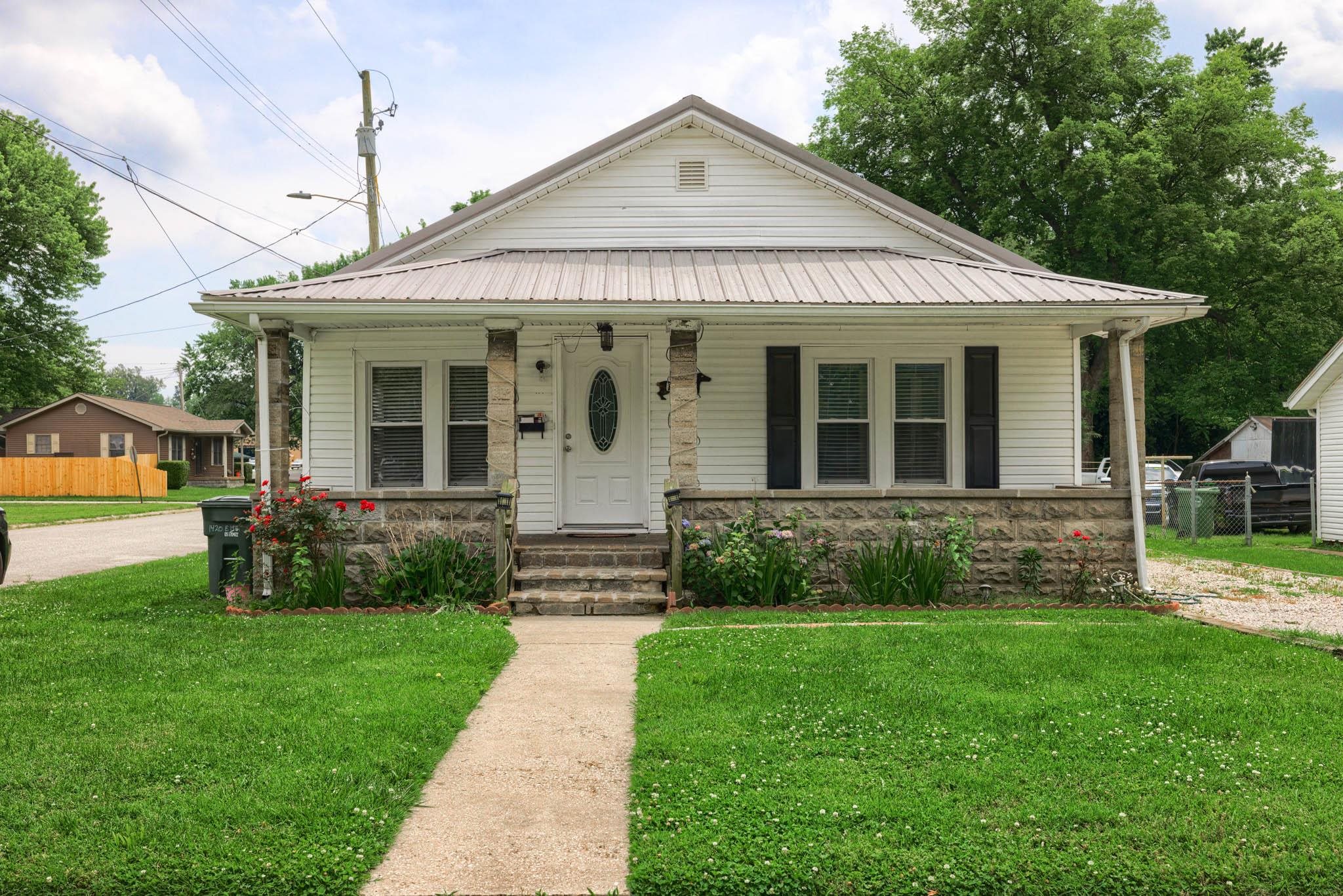 1420 19th Street, Owensboro, Kentucky 42303, 3 Bedrooms Bedrooms, ,1 BathroomBathrooms,Single Family Residence,For Sale,19th Street,89740