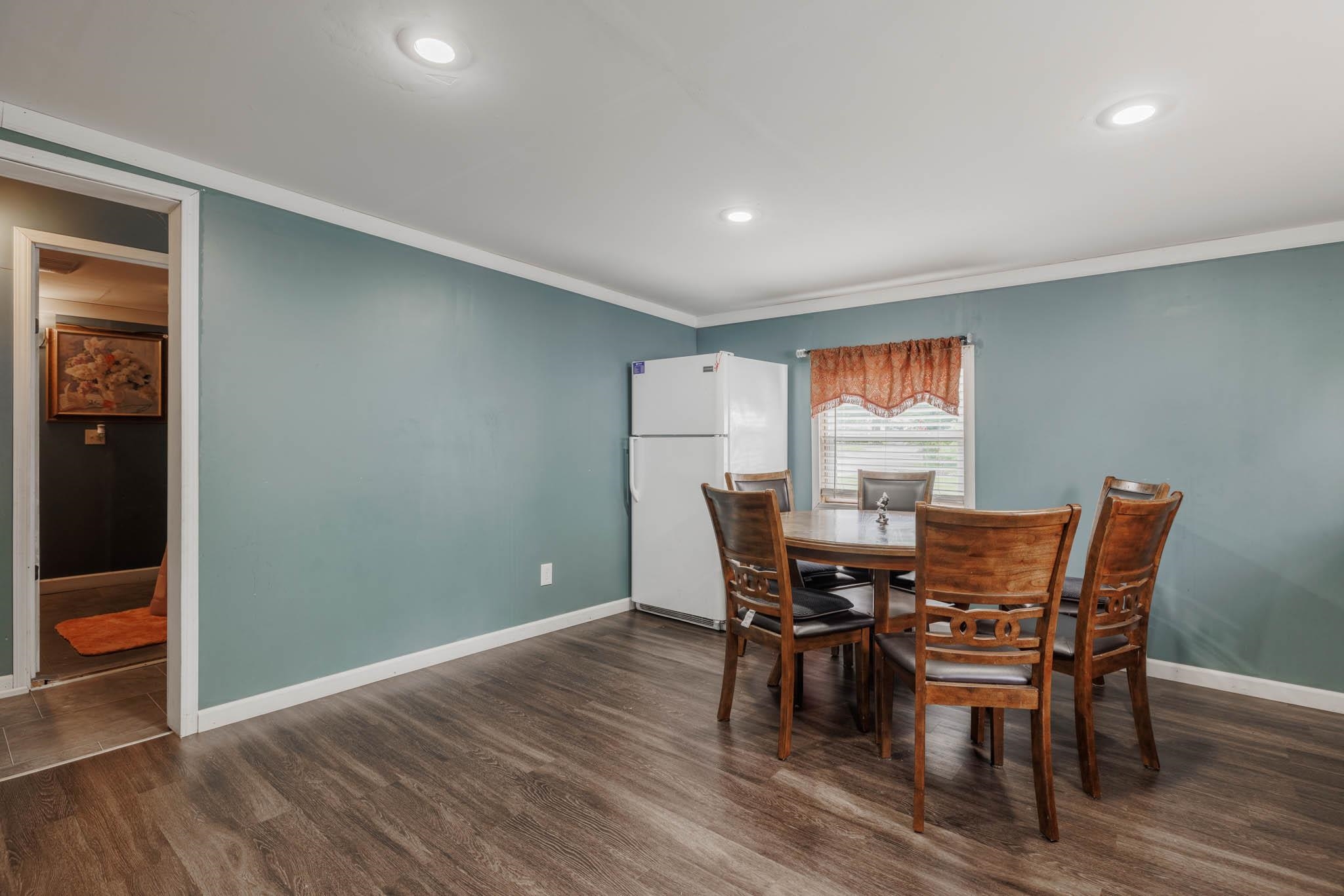 1420 19th Street, Owensboro, Kentucky 42303, 3 Bedrooms Bedrooms, ,1 BathroomBathrooms,Single Family Residence,For Sale,19th Street,89740