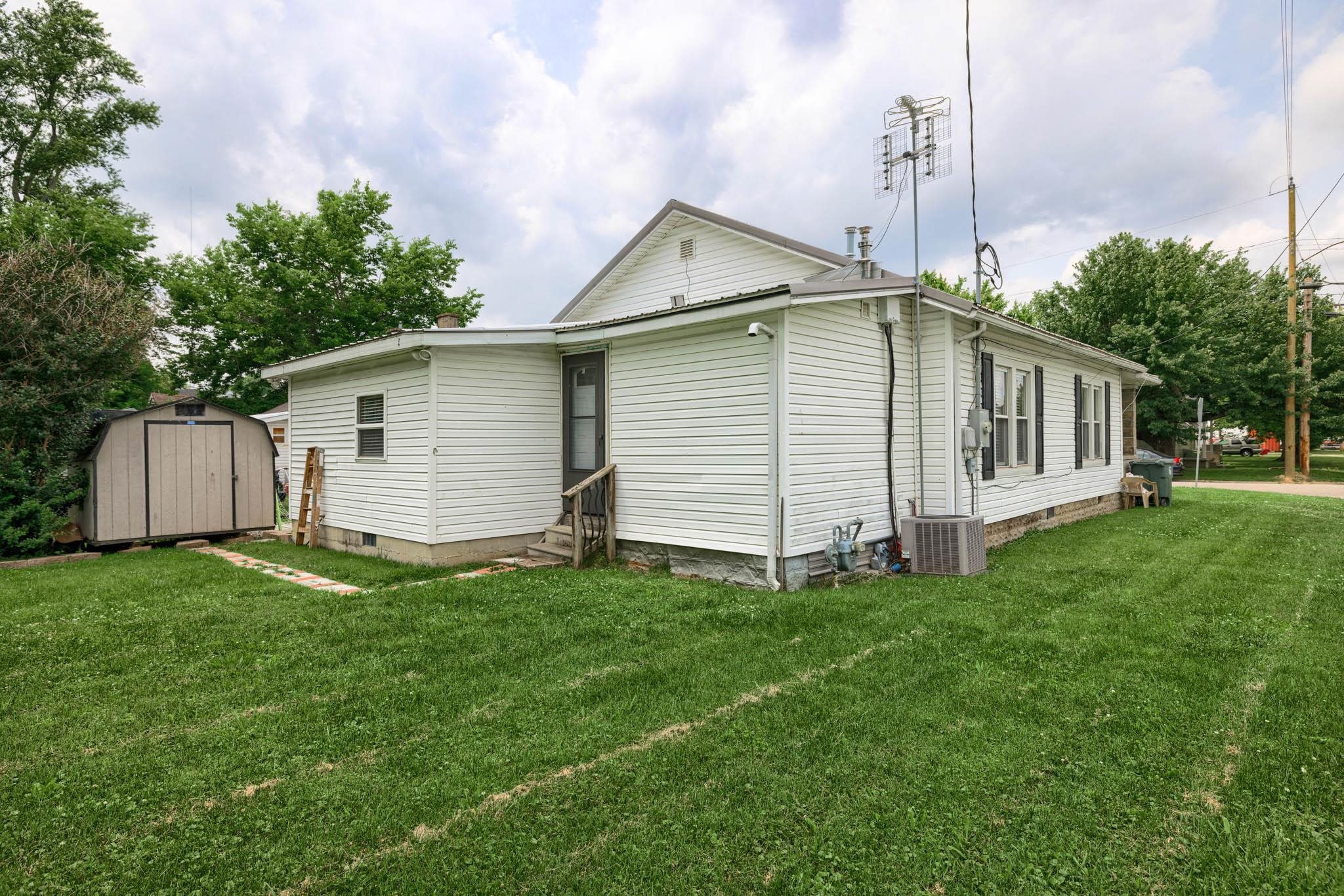 1420 19th Street, Owensboro, Kentucky 42303, 3 Bedrooms Bedrooms, ,1 BathroomBathrooms,Single Family Residence,For Sale,19th Street,89740
