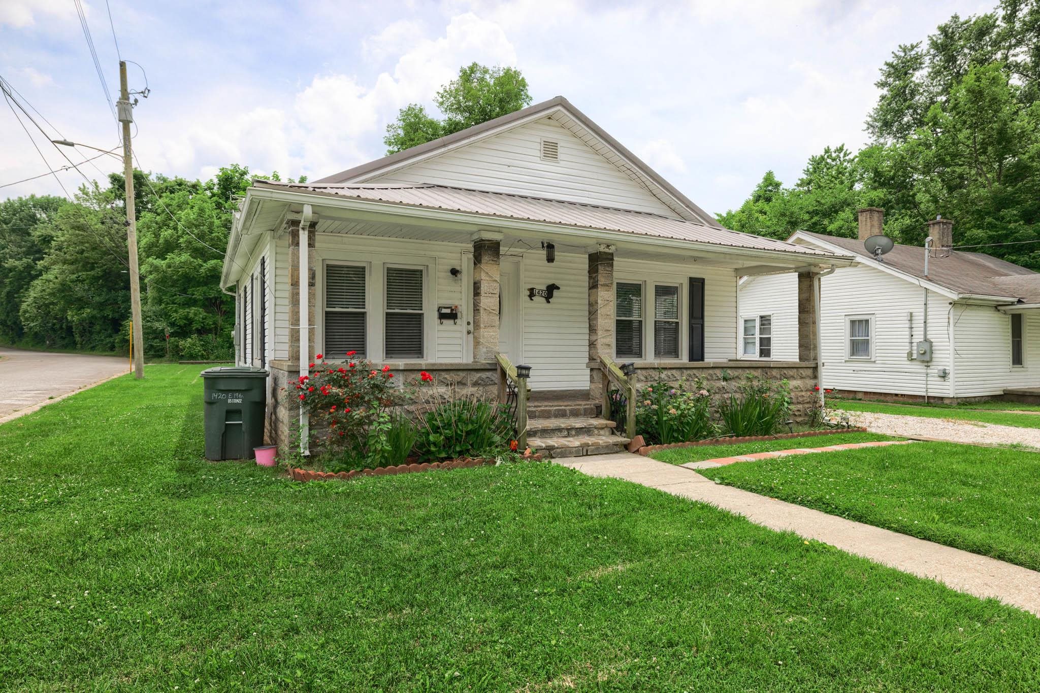 1420 19th Street, Owensboro, Kentucky 42303, 3 Bedrooms Bedrooms, ,1 BathroomBathrooms,Single Family Residence,For Sale,19th Street,89740