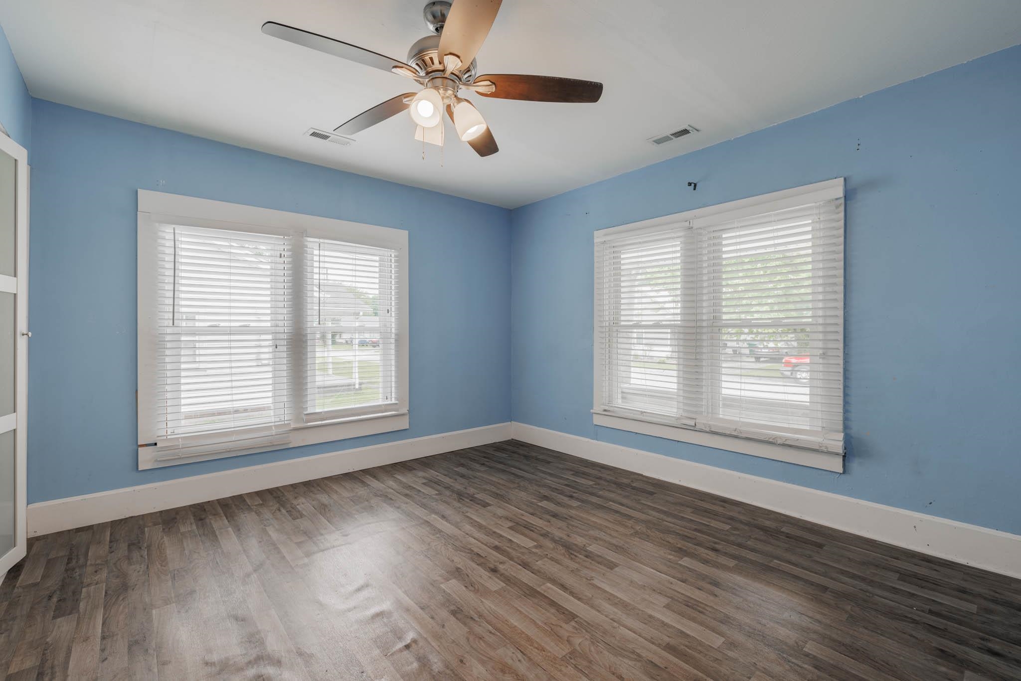 1420 19th Street, Owensboro, Kentucky 42303, 3 Bedrooms Bedrooms, ,1 BathroomBathrooms,Single Family Residence,For Sale,19th Street,89740