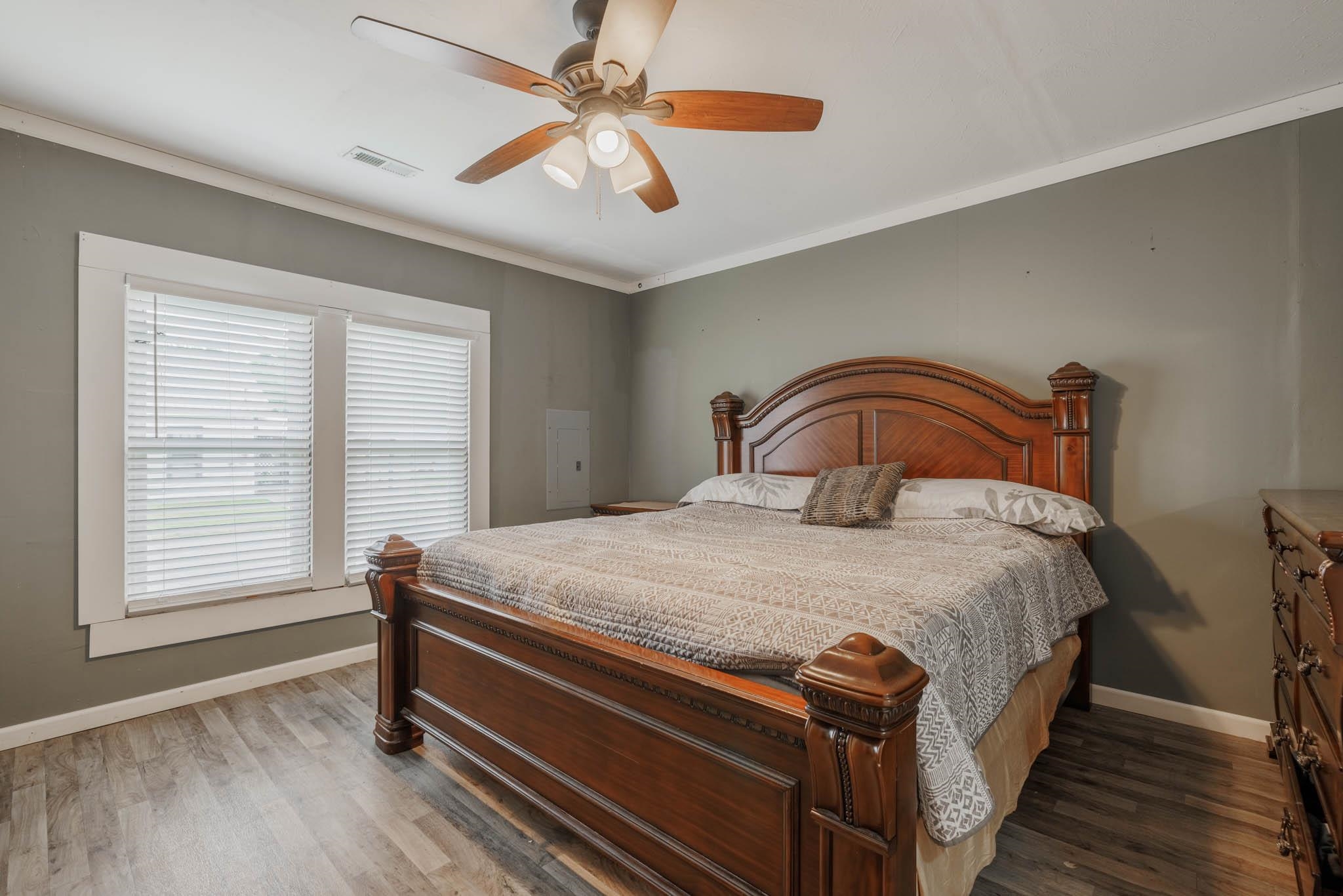 1420 19th Street, Owensboro, Kentucky 42303, 3 Bedrooms Bedrooms, ,1 BathroomBathrooms,Single Family Residence,For Sale,19th Street,89740