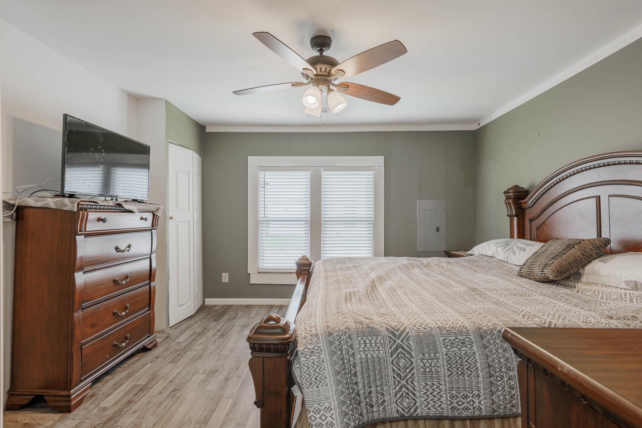 1420 19th Street, Owensboro, Kentucky 42303, 3 Bedrooms Bedrooms, ,1 BathroomBathrooms,Single Family Residence,For Sale,19th Street,89740