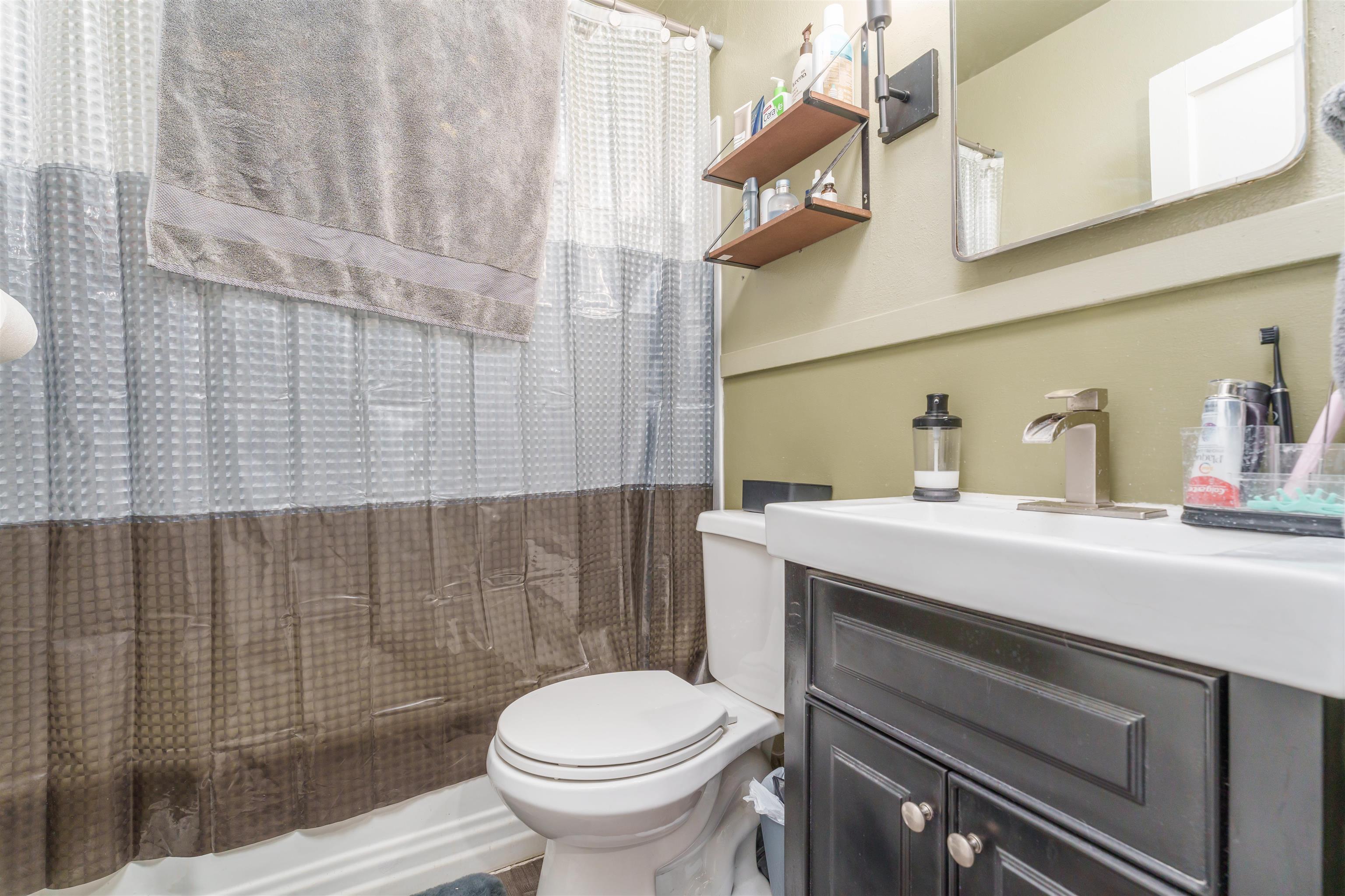 428 Wing Avenue, Owensboro, Kentucky 42303, 2 Bedrooms Bedrooms, ,1 BathroomBathrooms,Single Family Residence,For Sale,Wing Avenue,89743