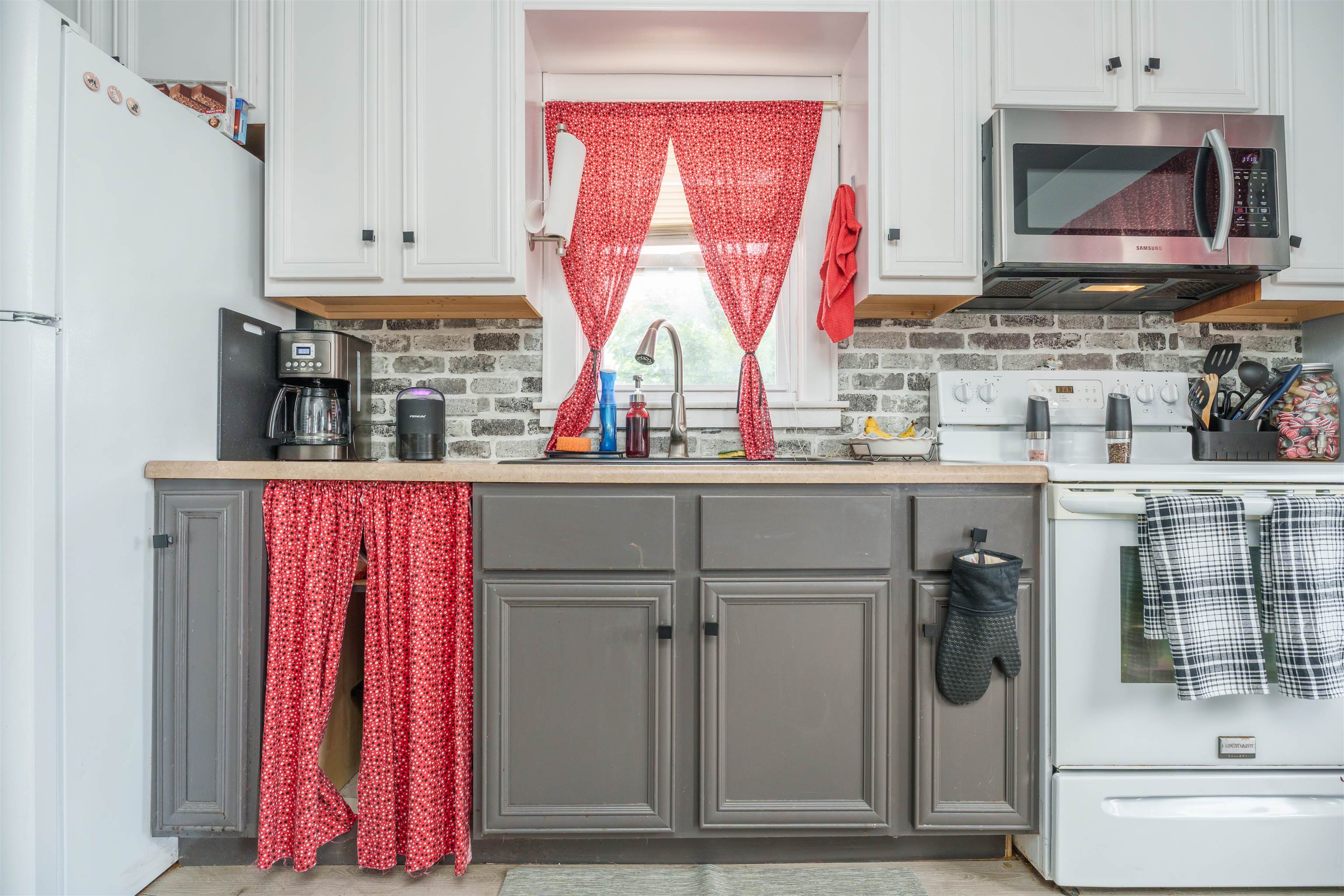 428 Wing Avenue, Owensboro, Kentucky 42303, 2 Bedrooms Bedrooms, ,1 BathroomBathrooms,Single Family Residence,For Sale,Wing Avenue,89743