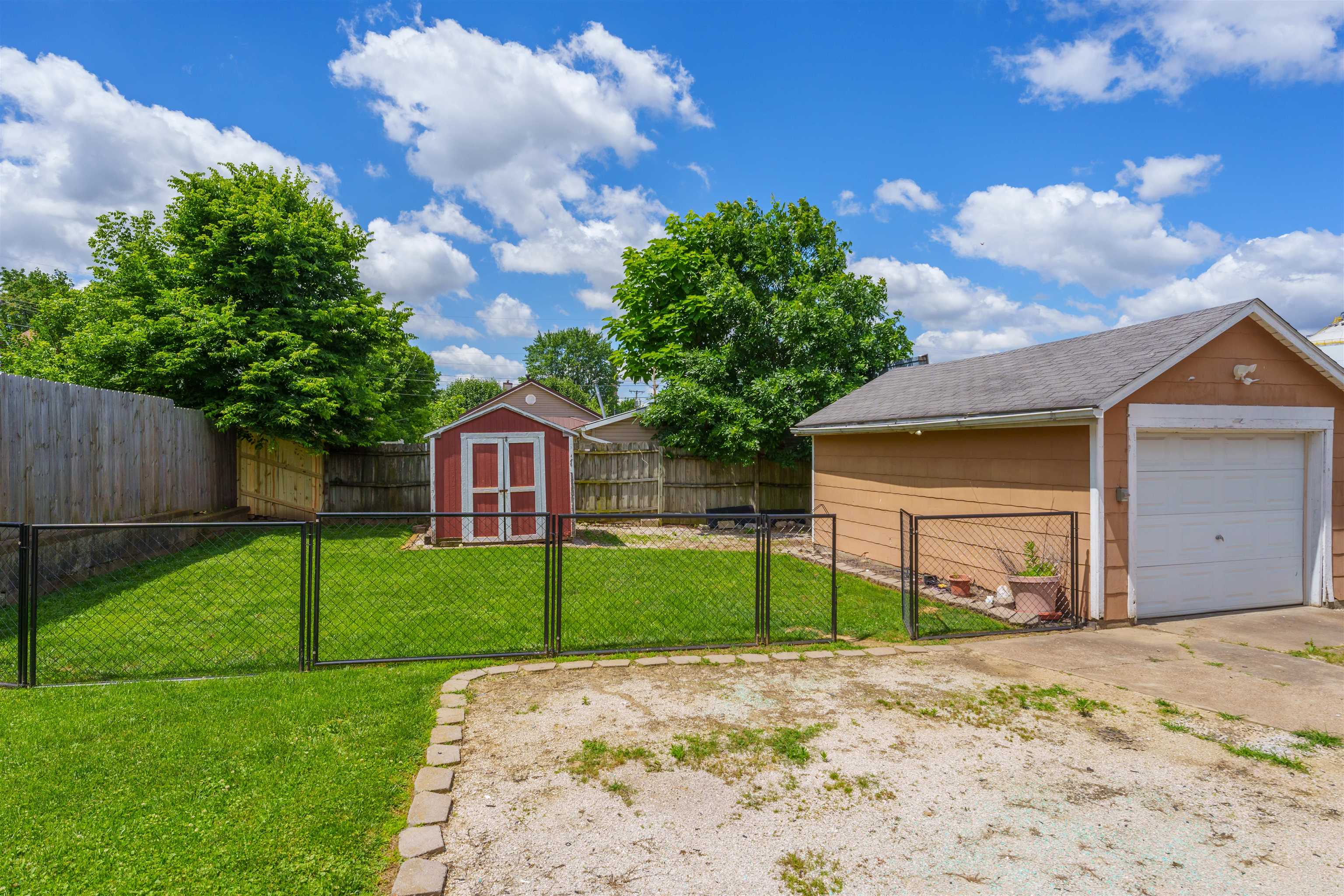428 Wing Avenue, Owensboro, Kentucky 42303, 2 Bedrooms Bedrooms, ,1 BathroomBathrooms,Single Family Residence,For Sale,Wing Avenue,89743