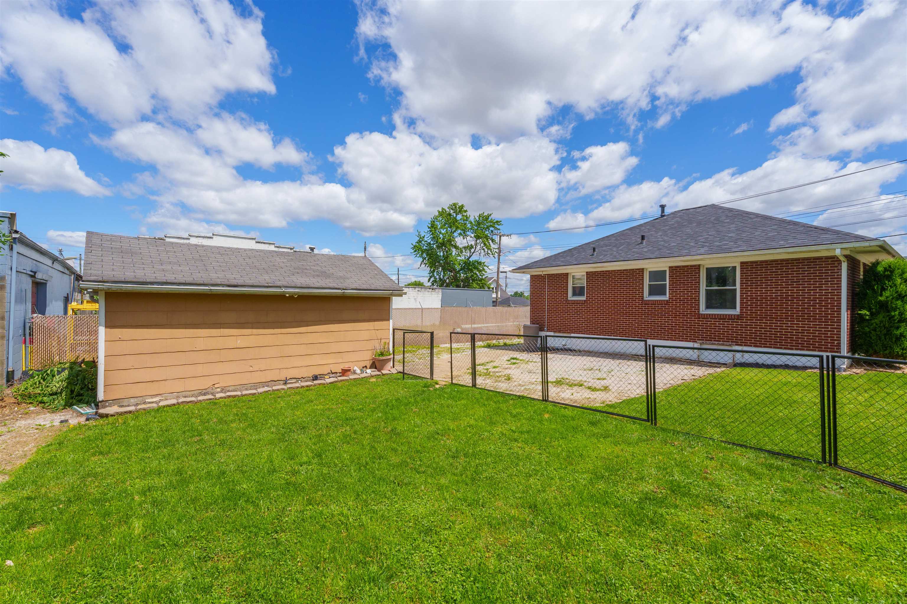 428 Wing Avenue, Owensboro, Kentucky 42303, 2 Bedrooms Bedrooms, ,1 BathroomBathrooms,Single Family Residence,For Sale,Wing Avenue,89743