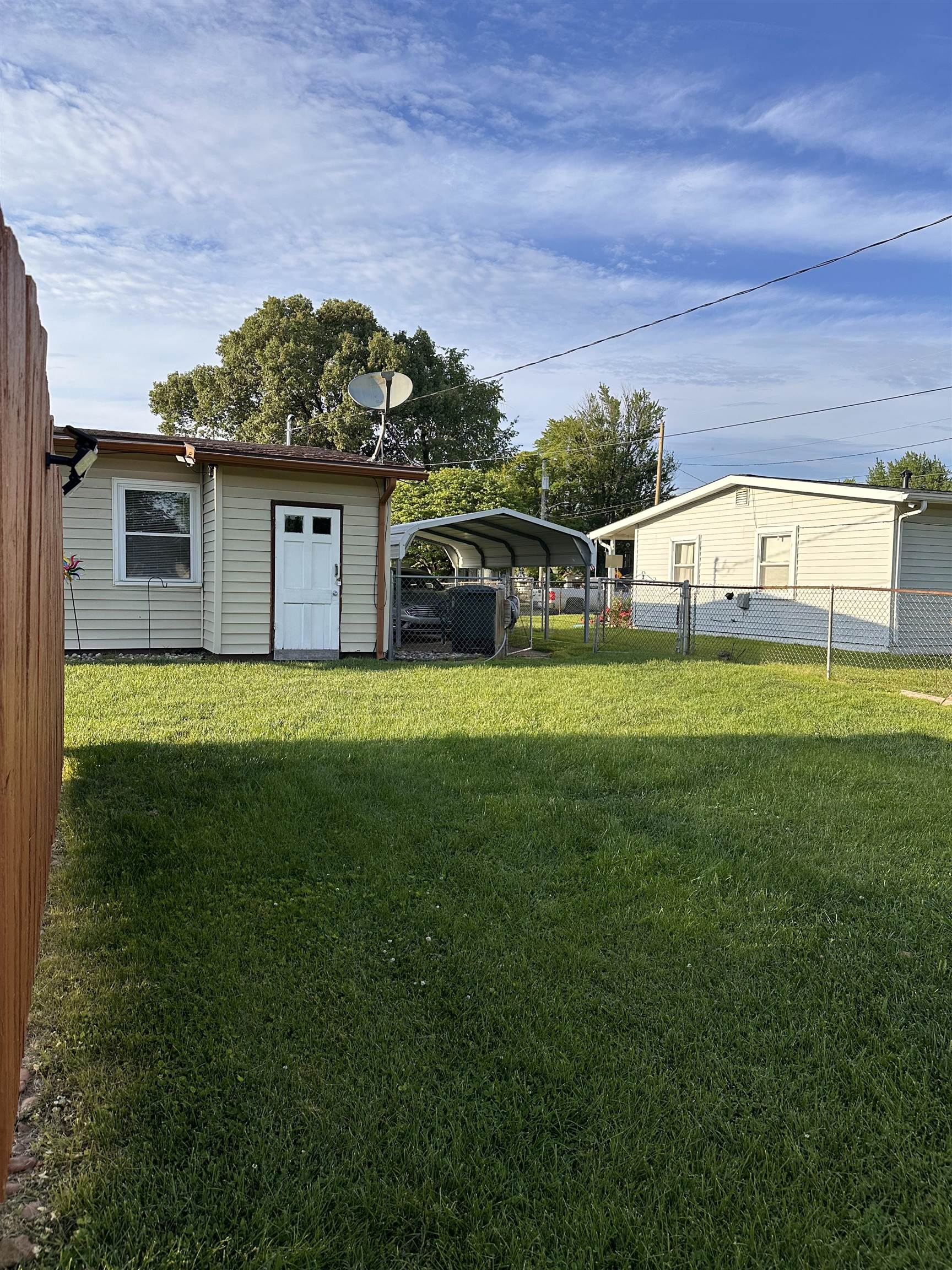 2530 West 5th Street, Owensboro, Kentucky 42301, 3 Bedrooms Bedrooms, ,1 BathroomBathrooms,Single Family Residence,For Sale,West 5th Street,89745