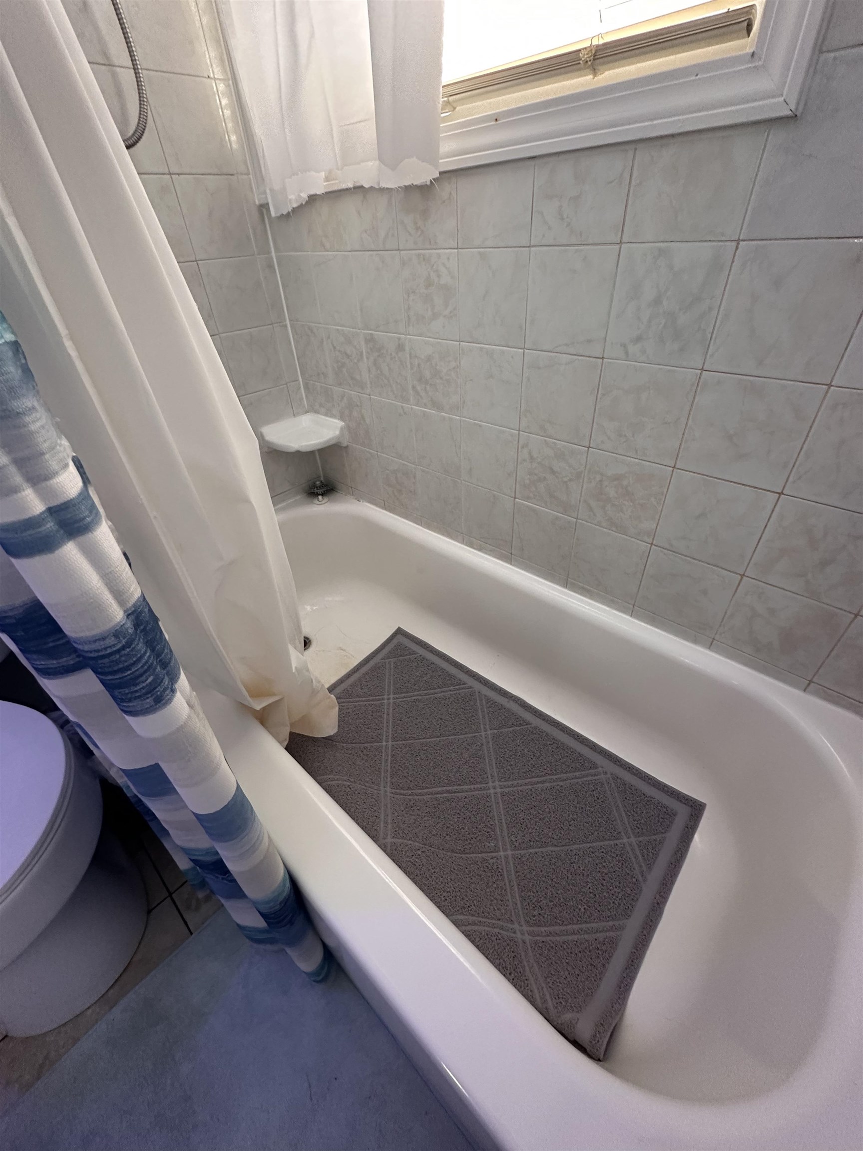 2530 West 5th Street, Owensboro, Kentucky 42301, 3 Bedrooms Bedrooms, ,1 BathroomBathrooms,Single Family Residence,For Sale,West 5th Street,89745