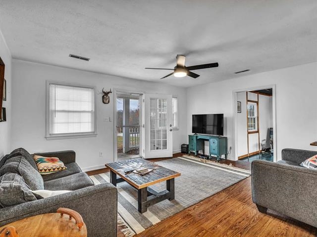 10015 Hwy 1389, Lewisport, Kentucky 42351, 3 Bedrooms Bedrooms, ,1 BathroomBathrooms,Single Family Residence,For Sale,Hwy 1389,89746