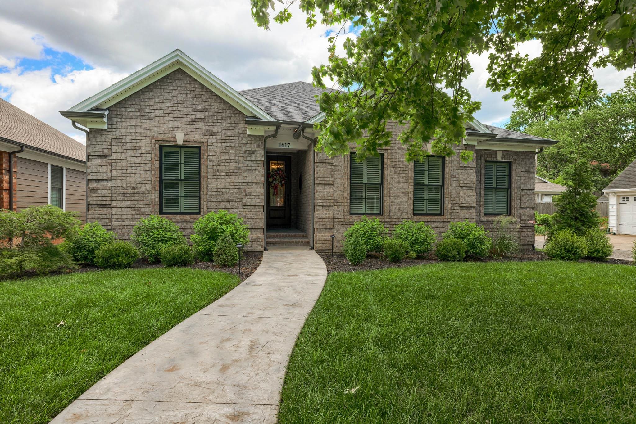 1617 Cary Court, Owensboro, Kentucky 42301, 3 Bedrooms Bedrooms, ,2 BathroomsBathrooms,Single Family Residence,For Sale,Cary Court,89748